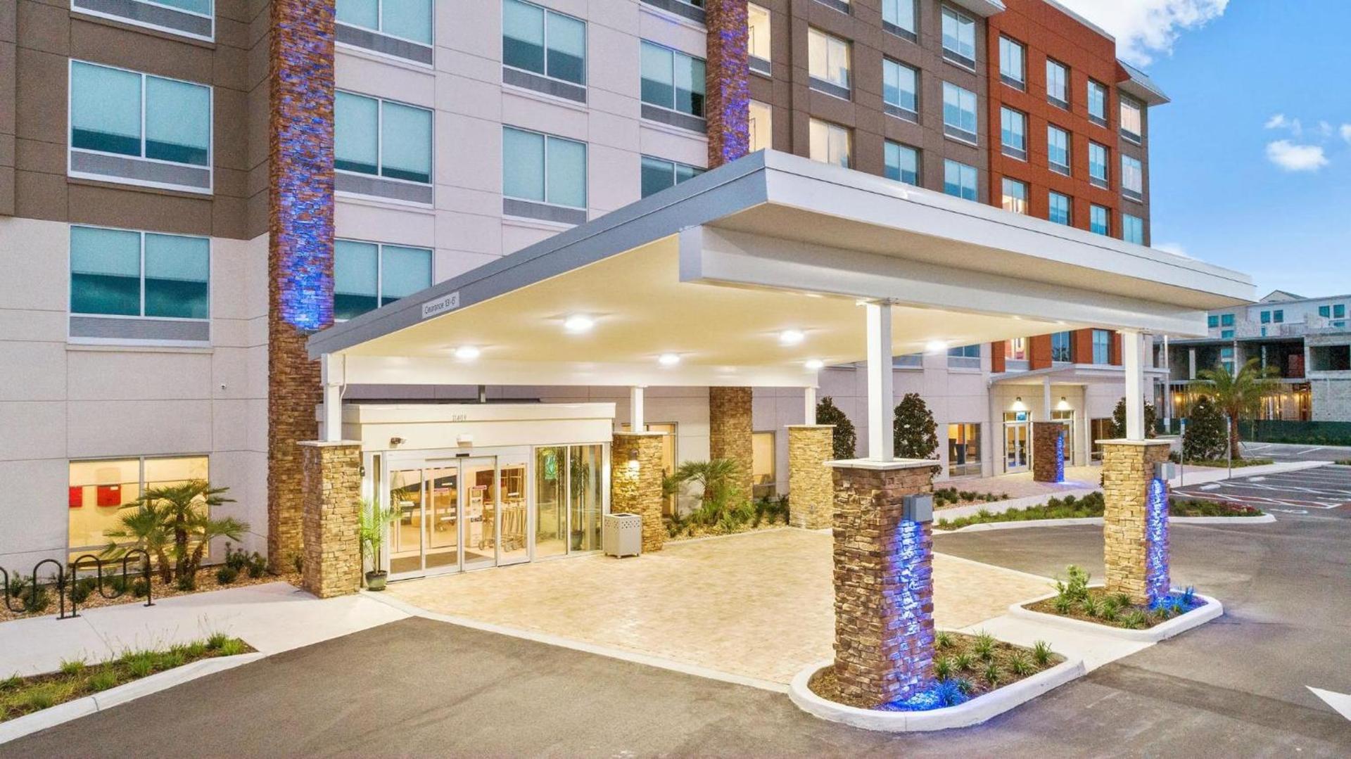 Holiday Inn Express & Suites Orlando- Lake Buena Vista by IHG photo 44