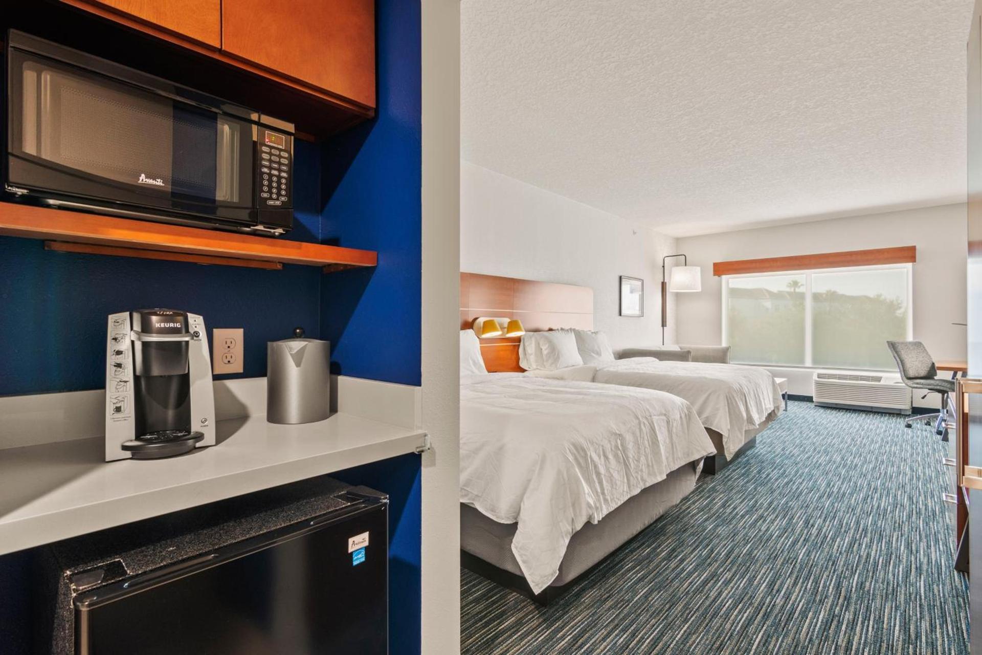 Holiday Inn Express & Suites Orlando- Lake Buena Vista by IHG photo 48