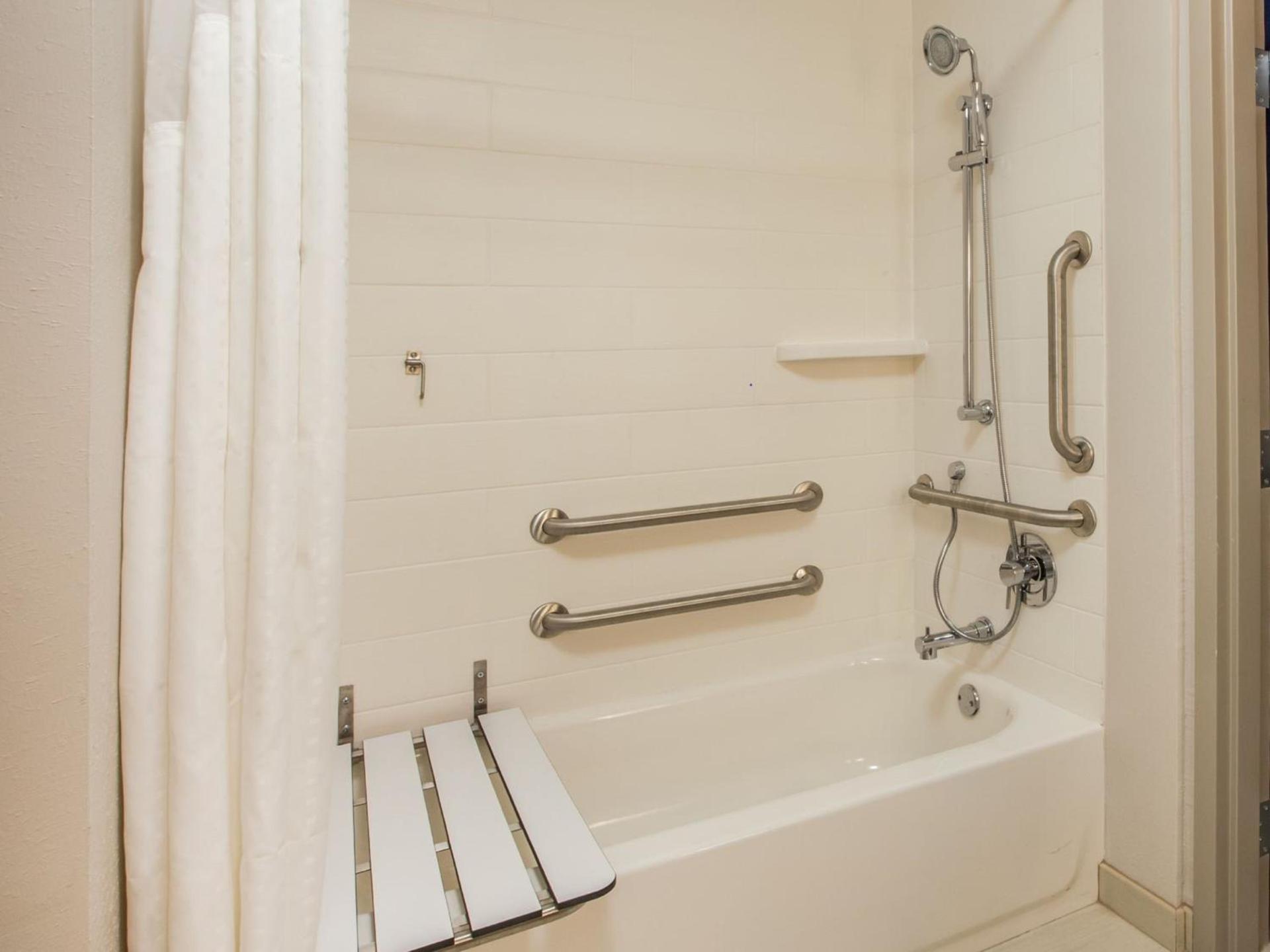 Holiday Inn Express & Suites - Sturbridge by IHG photo 36