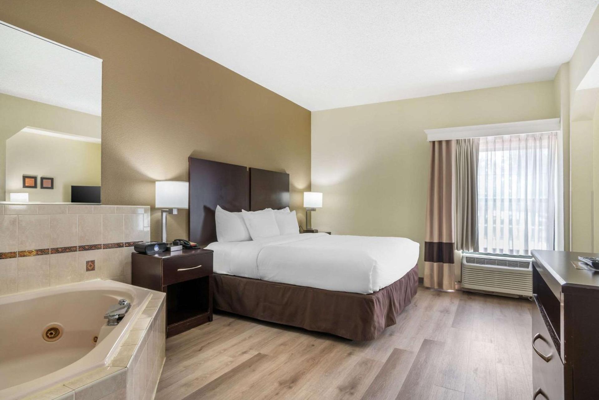 Comfort Inn & Suites Lake Norman photo 7