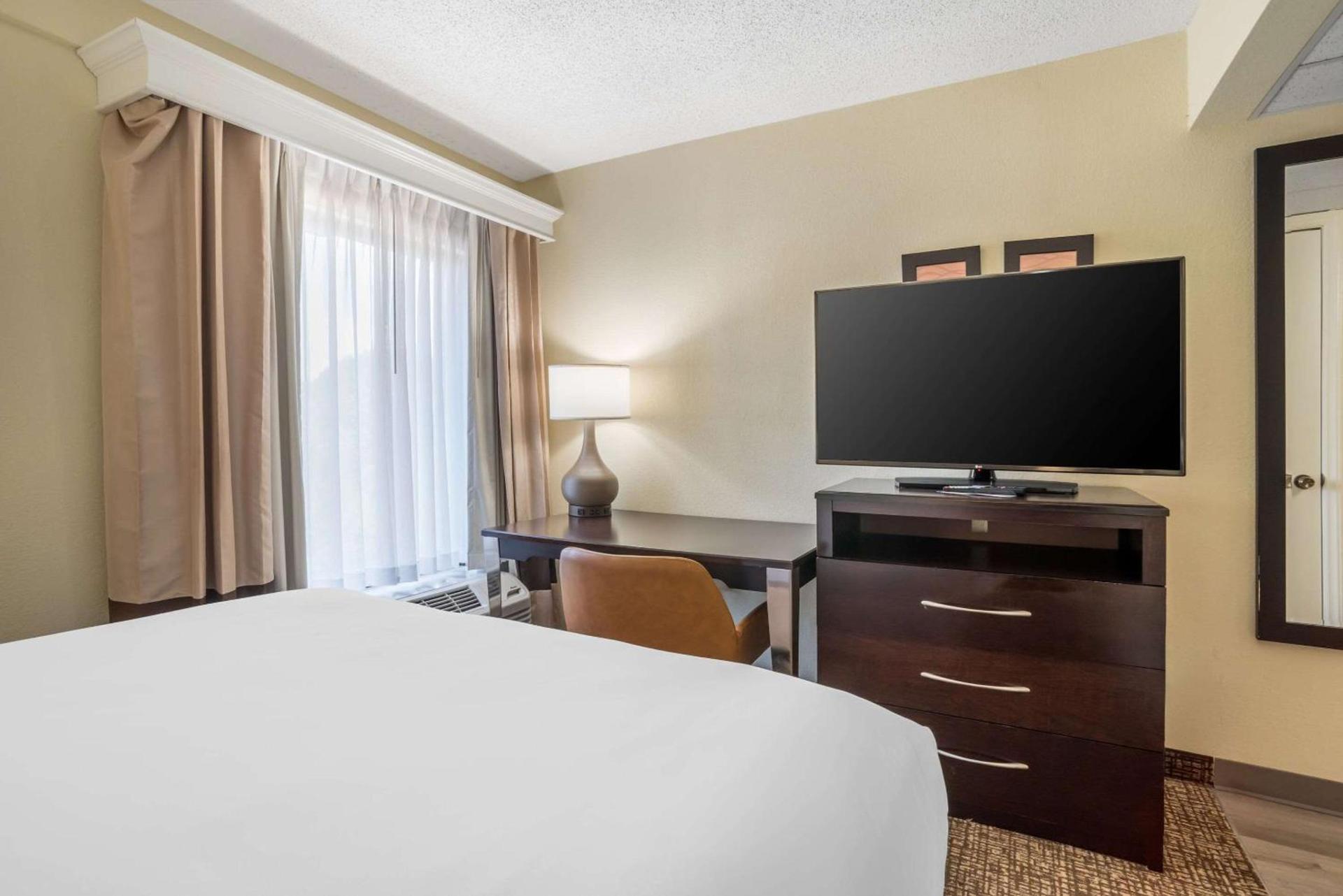 Comfort Inn & Suites Lake Norman photo 12