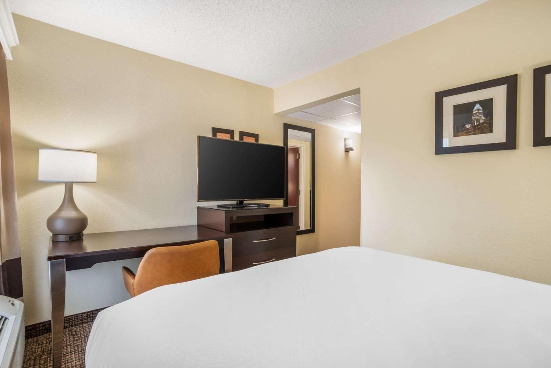 Comfort Inn & Suites Lake Norman photo 13