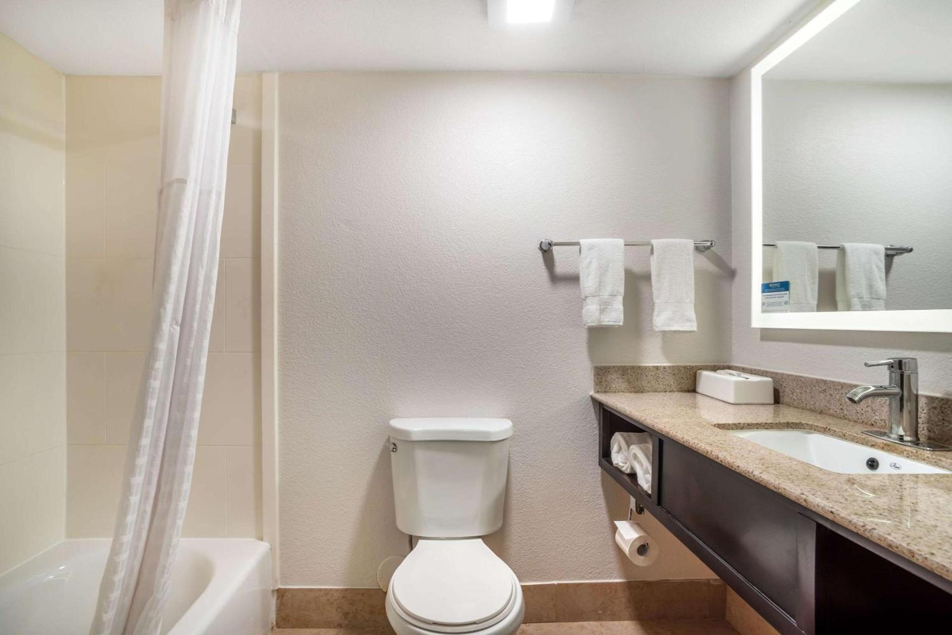 Comfort Inn & Suites Lake Norman photo 14