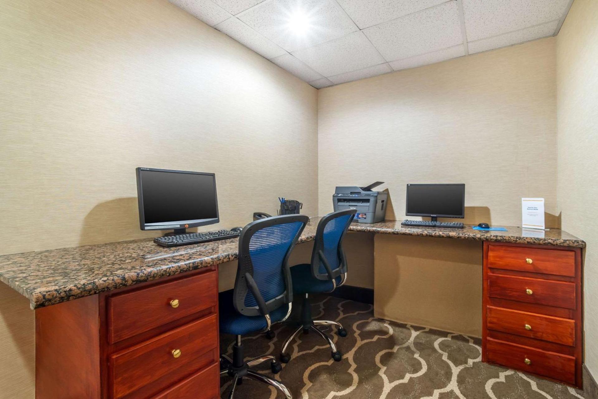 Comfort Inn & Suites Lake Norman photo 41
