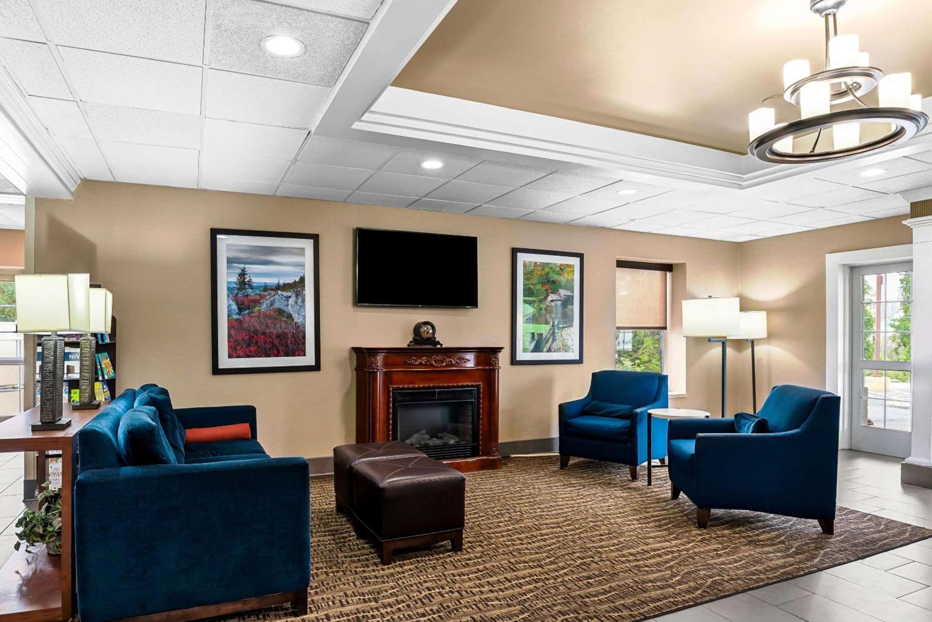 Comfort Inn & Suites Staunton photo 8