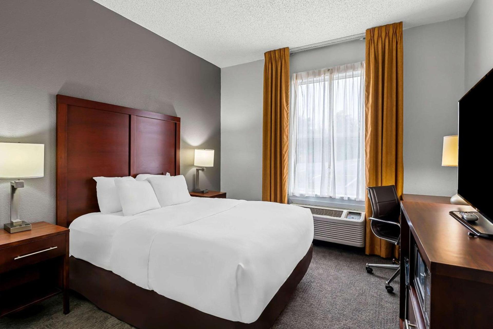 Comfort Inn & Suites Staunton photo 12