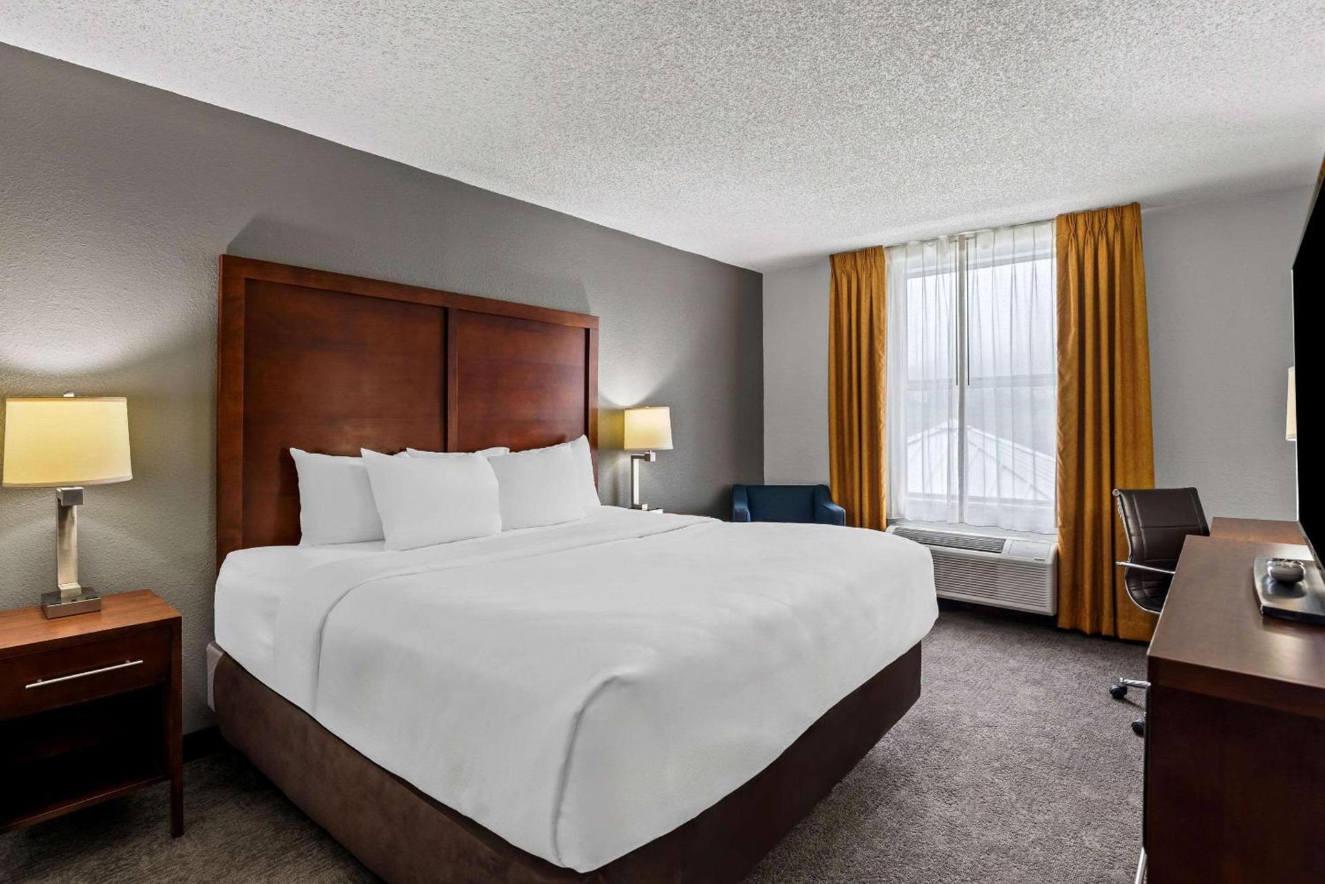 Comfort Inn & Suites Staunton photo 16