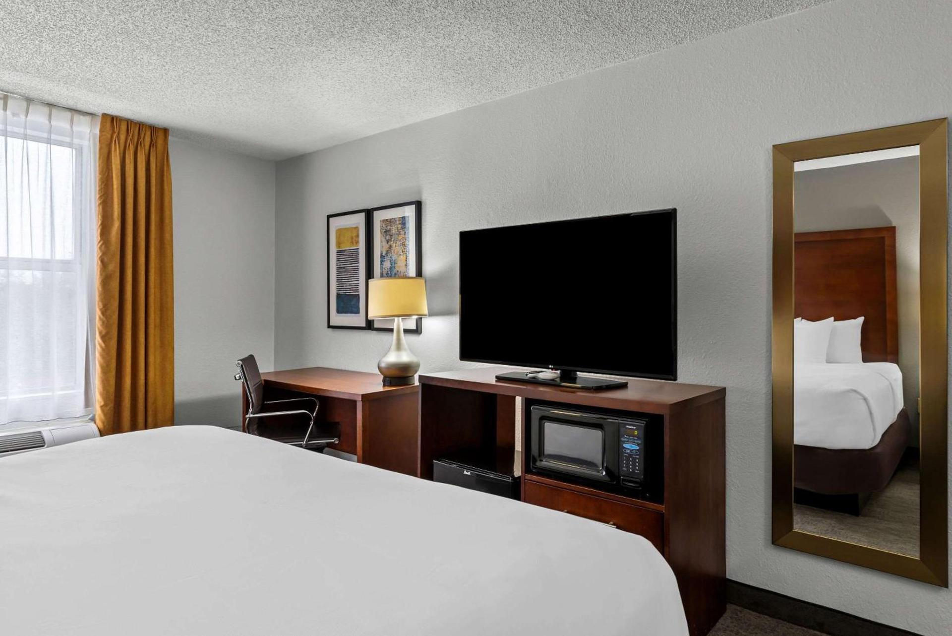 Comfort Inn & Suites Staunton photo 17