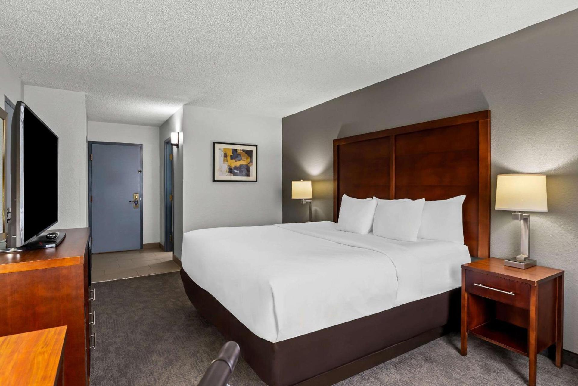 Comfort Inn & Suites Staunton photo 18