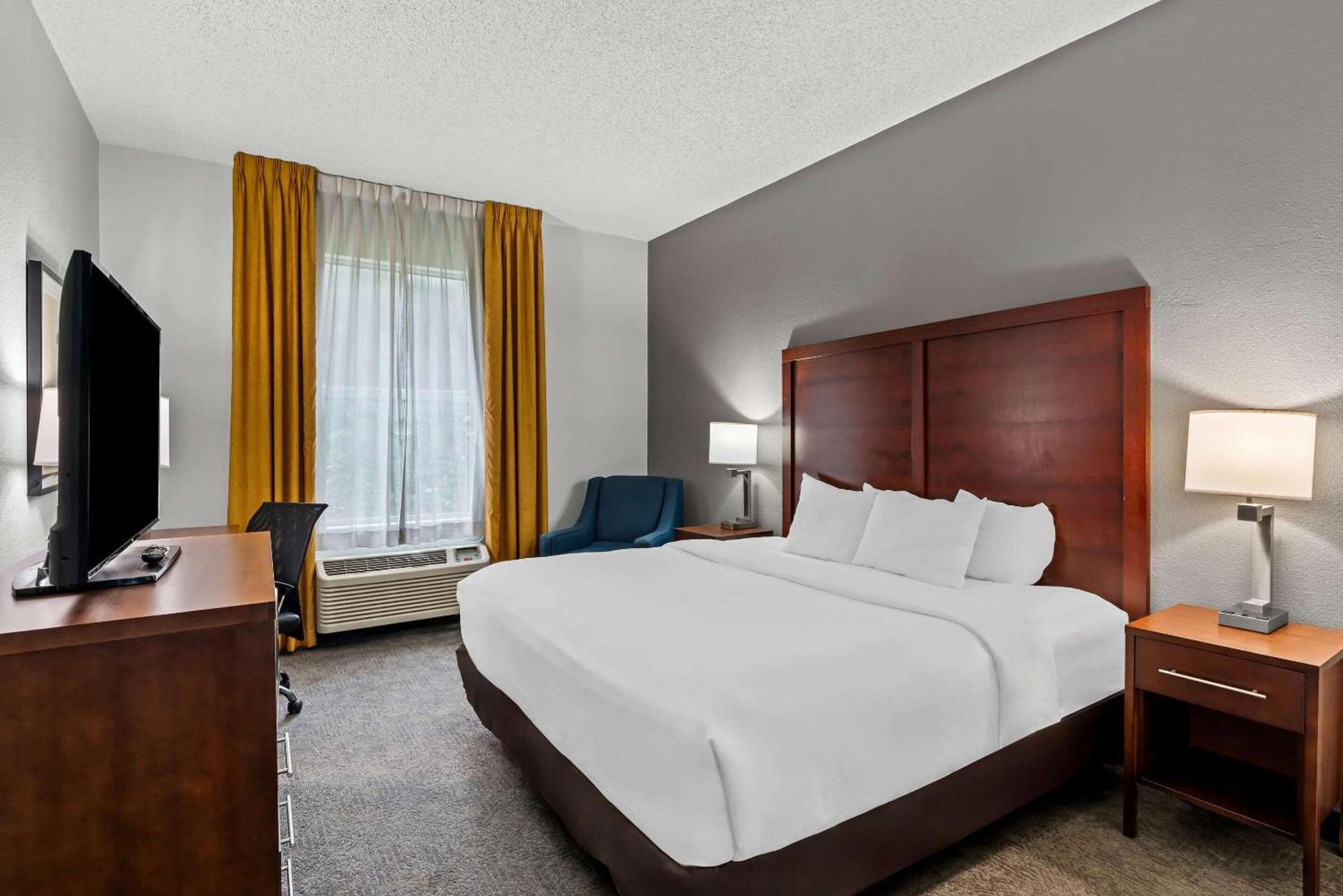 Comfort Inn & Suites Staunton photo 24