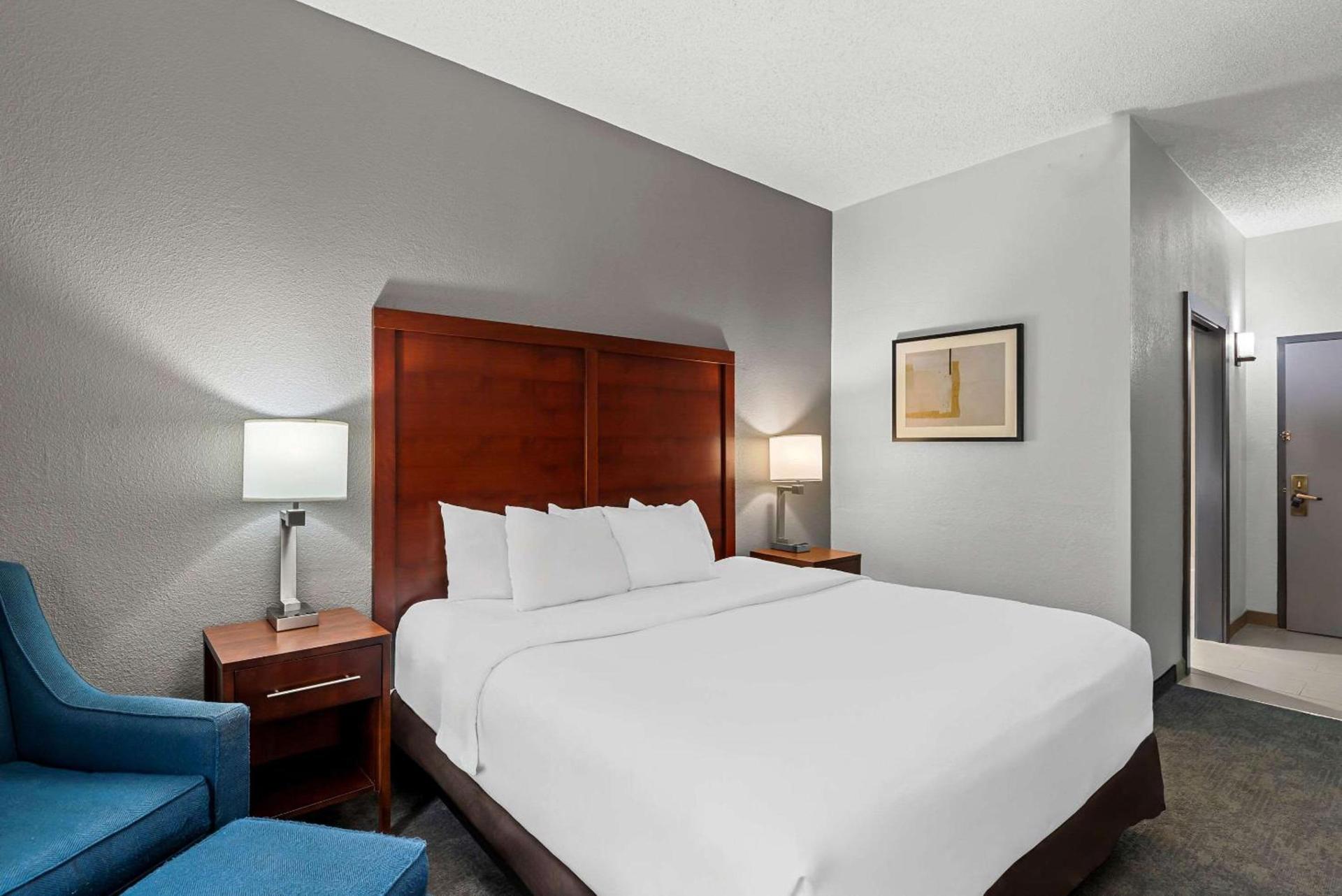 Comfort Inn & Suites Staunton photo 2