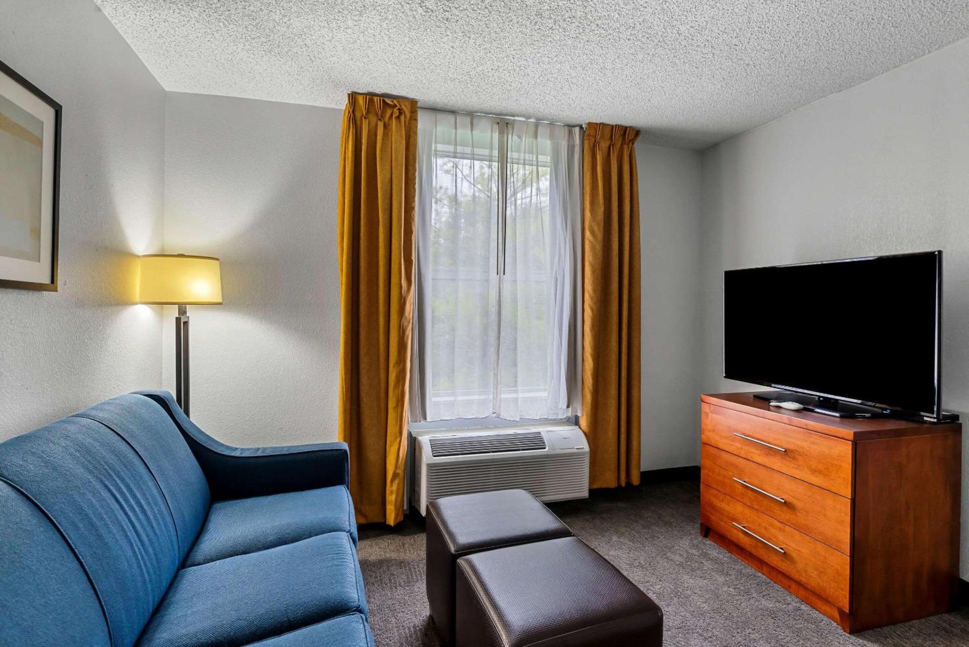 Comfort Inn & Suites Staunton photo 26