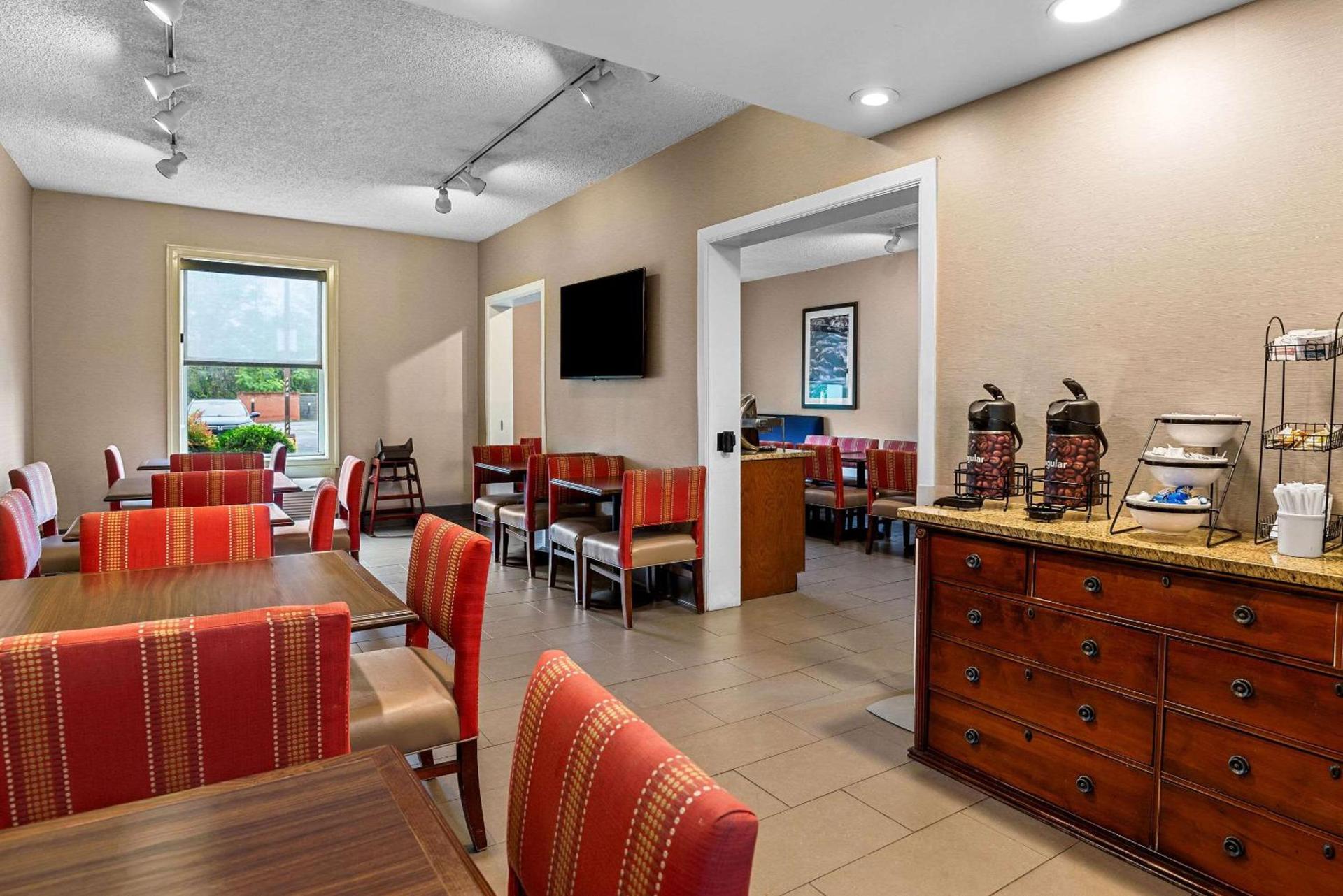 Comfort Inn & Suites Staunton photo 32