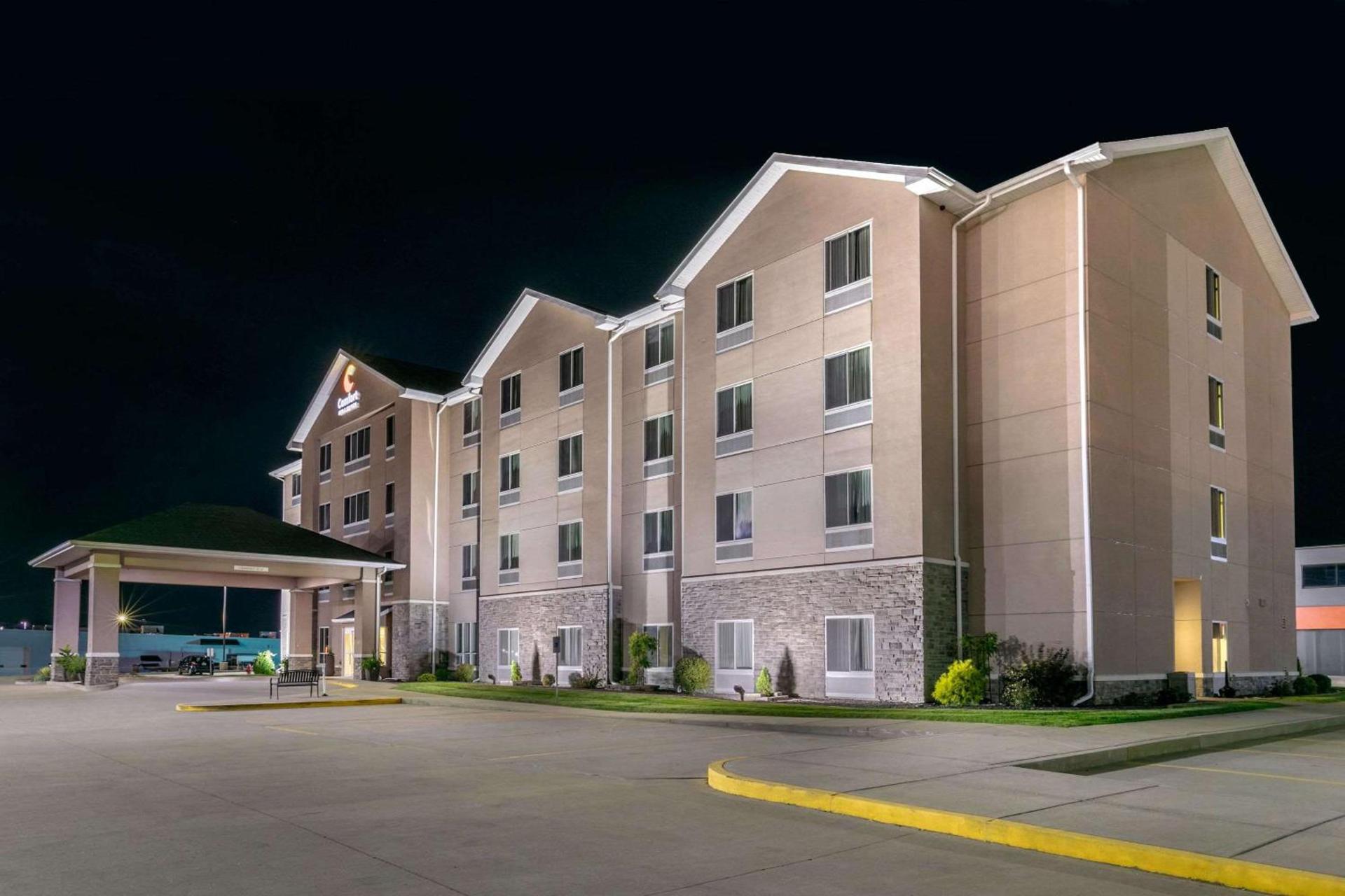 Comfort Inn & Suites Marion I-57 photo 2