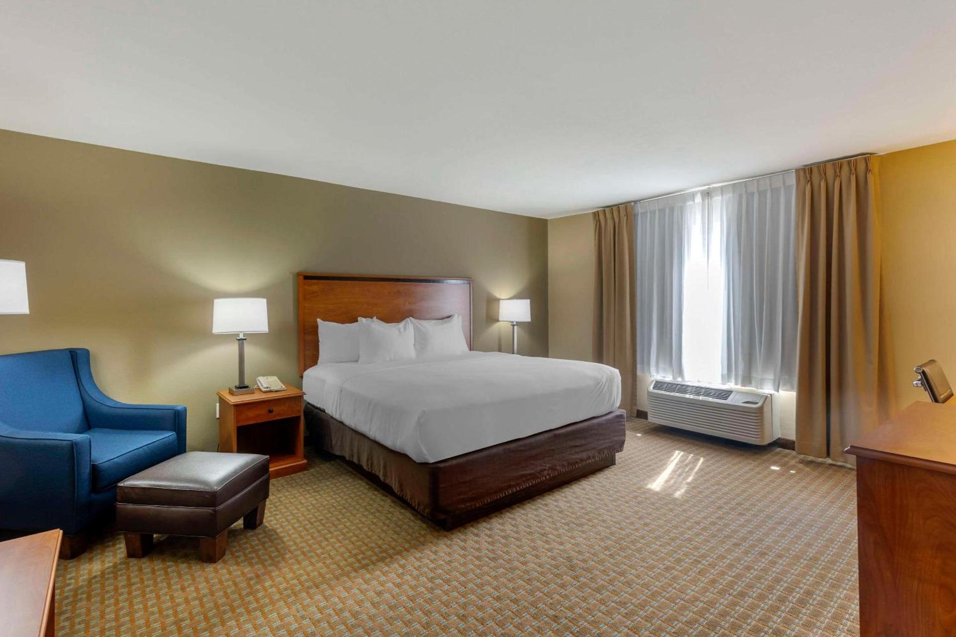 Comfort Inn & Suites Marion I-57 photo 13