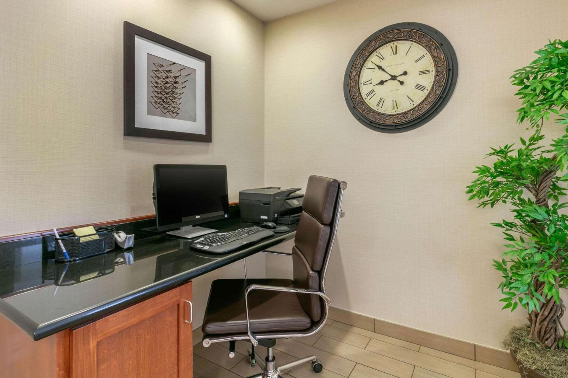Comfort Inn & Suites Marion I-57 photo 17