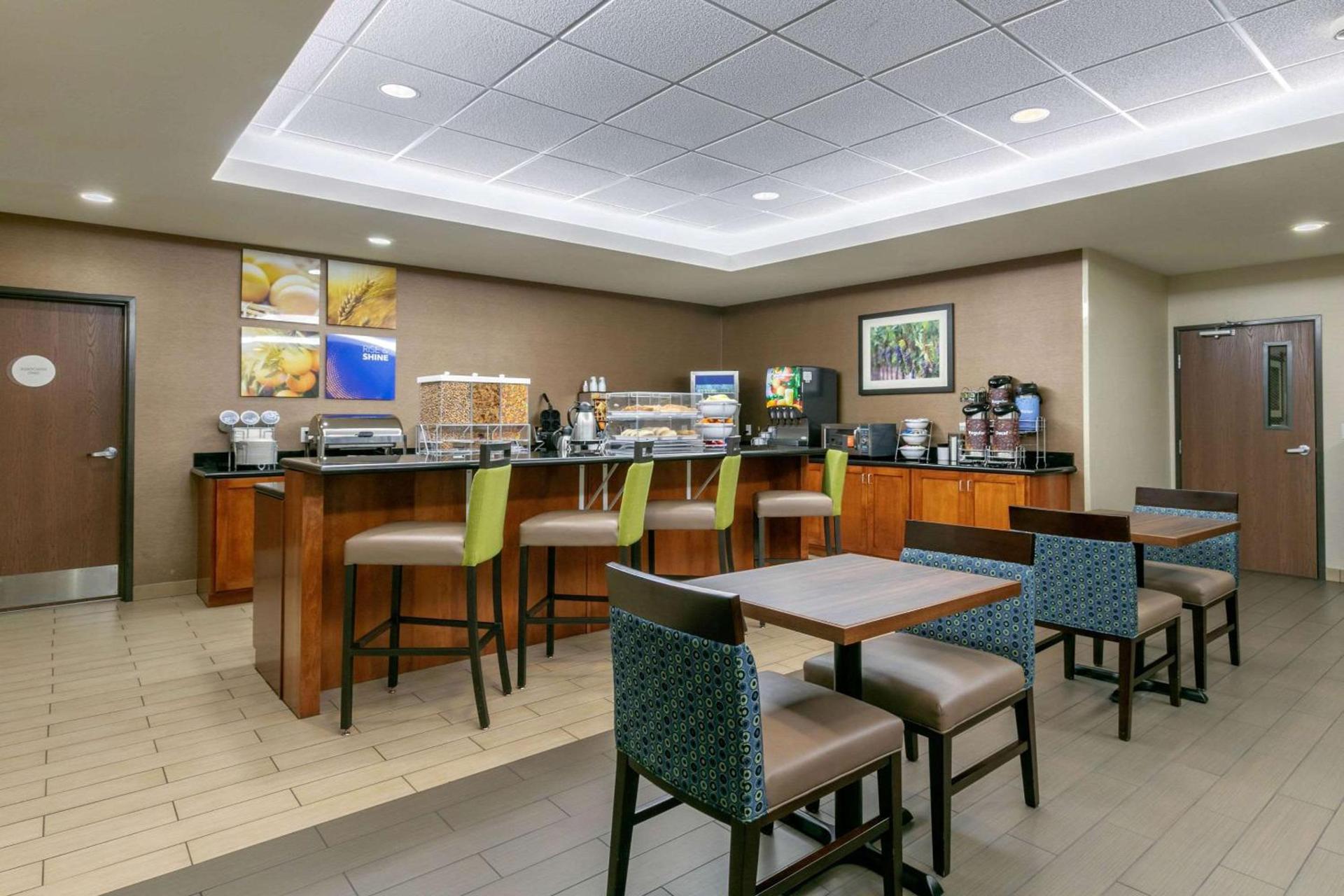 Comfort Inn & Suites Marion I-57 photo 20