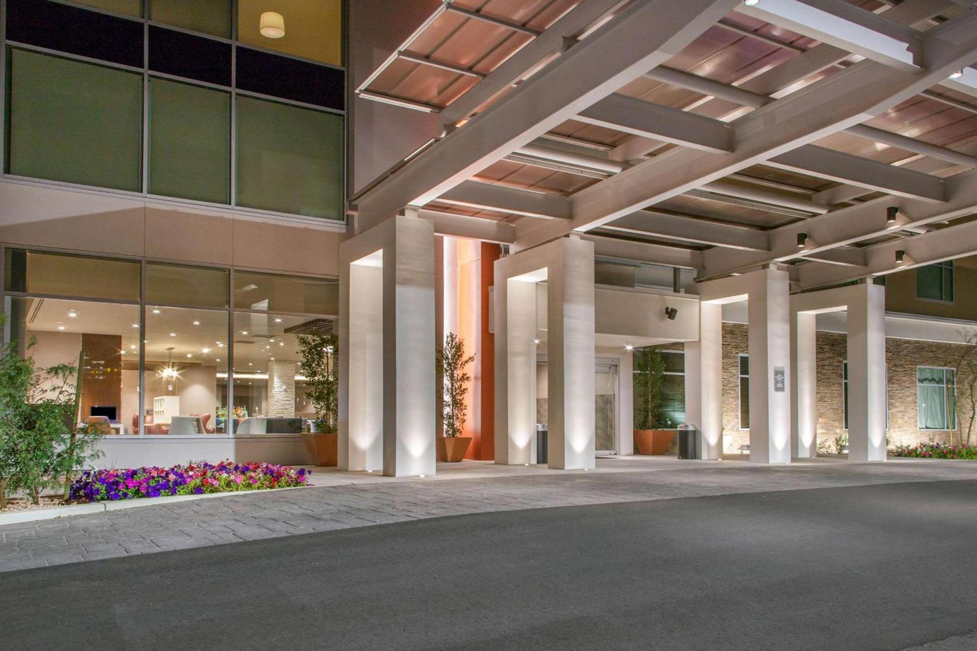 Hilton Garden Inn North Phoenix Scottsdale photo 2