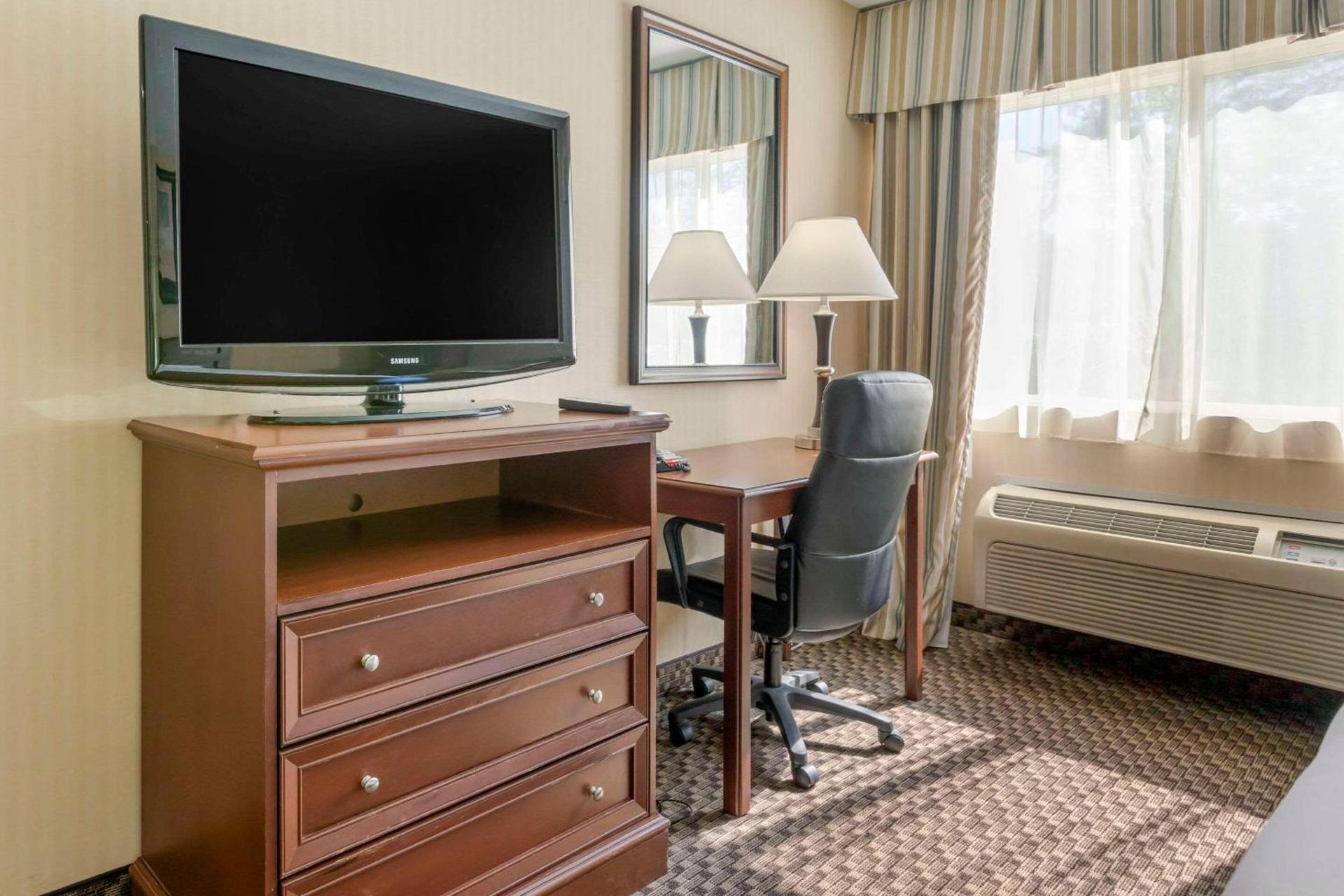 Comfort Inn Traverse City photo 7