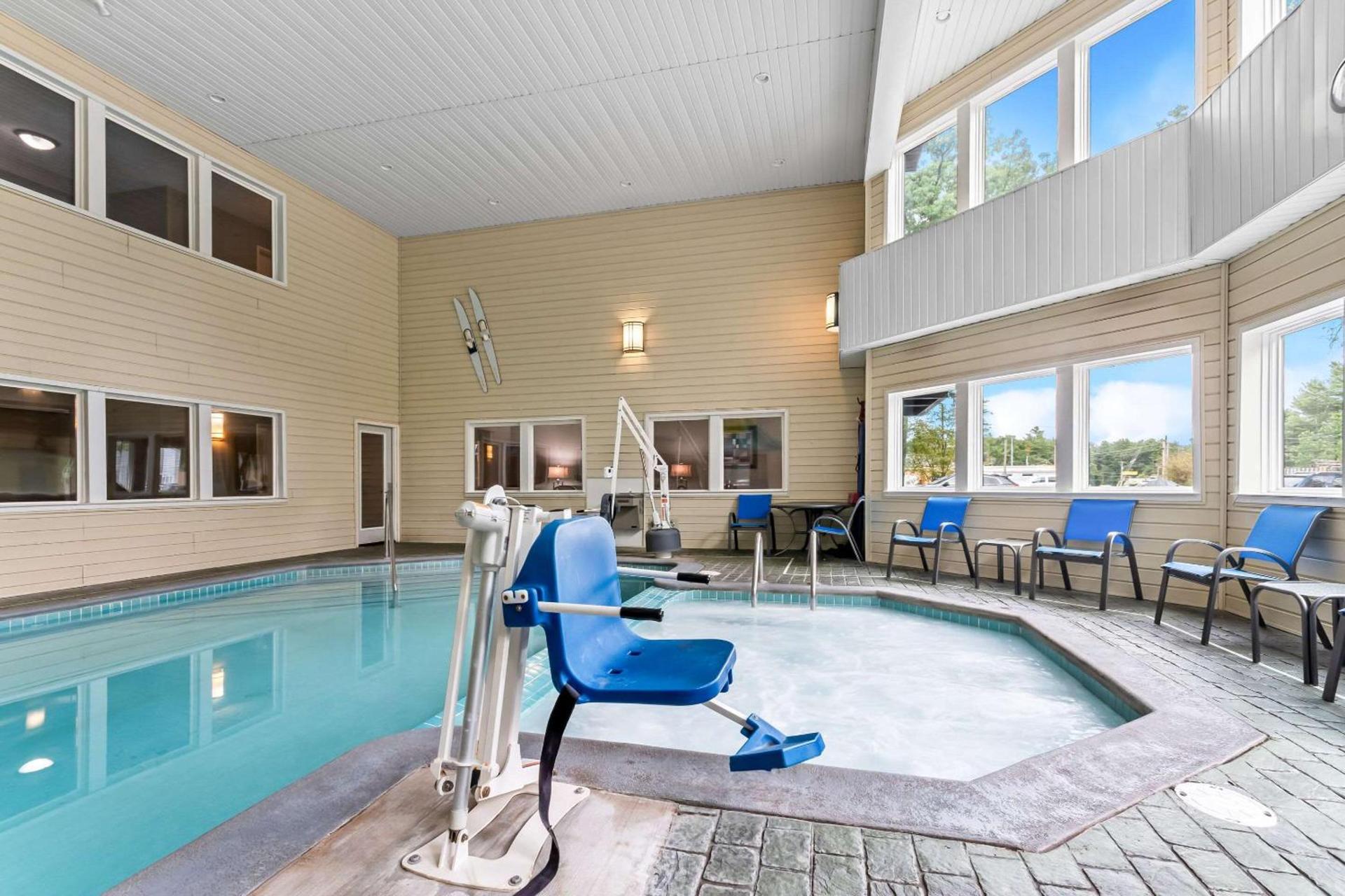Comfort Inn Traverse City photo 17