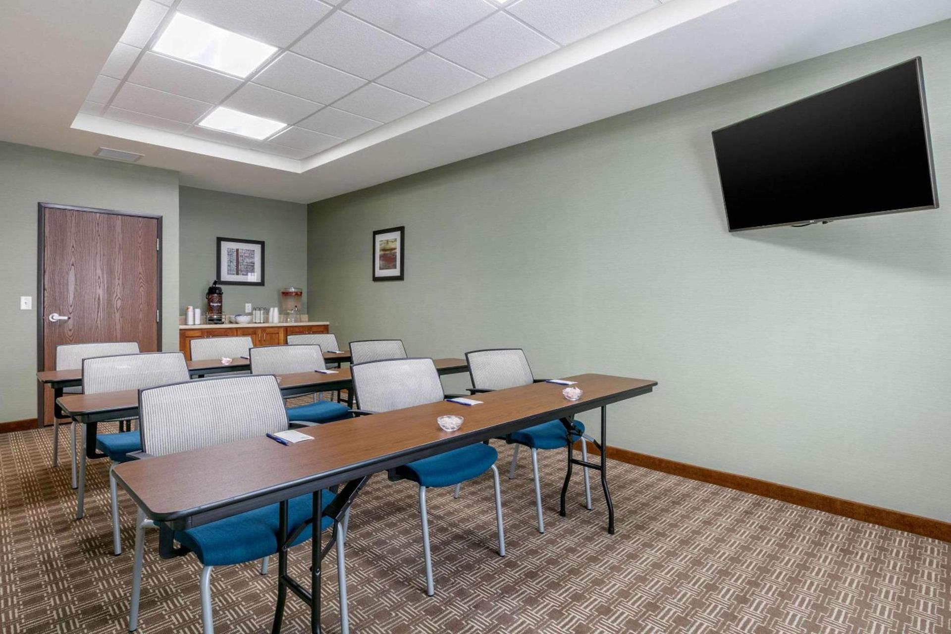 Comfort Inn & Suites Marion I-57 photo 19