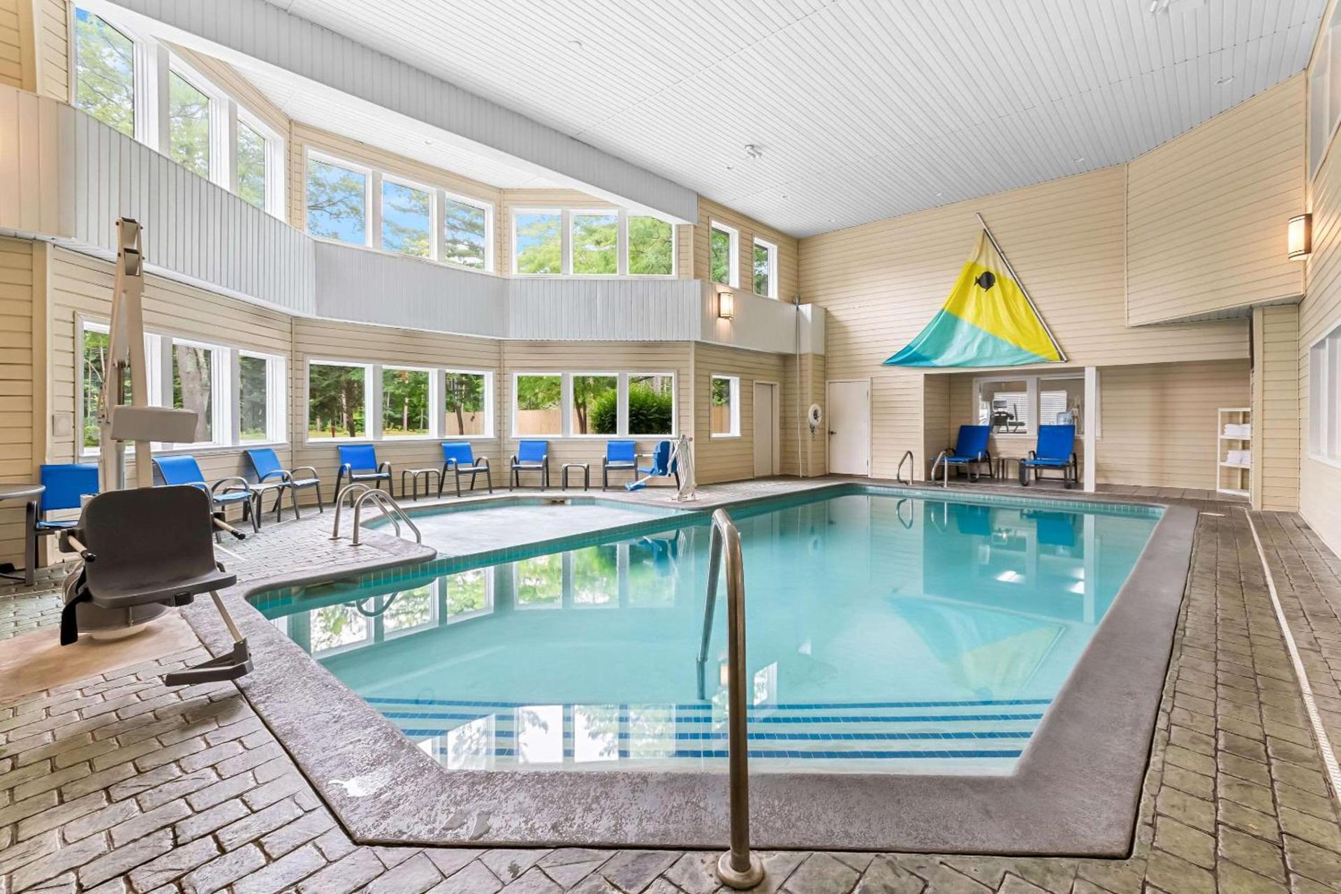 Comfort Inn Traverse City photo 16