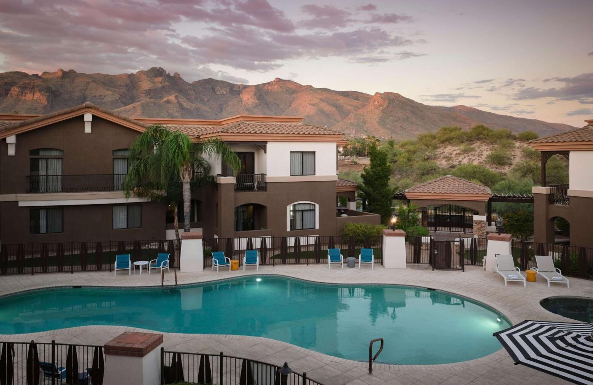 Embassy Suites Tucson - Paloma Village photo 9