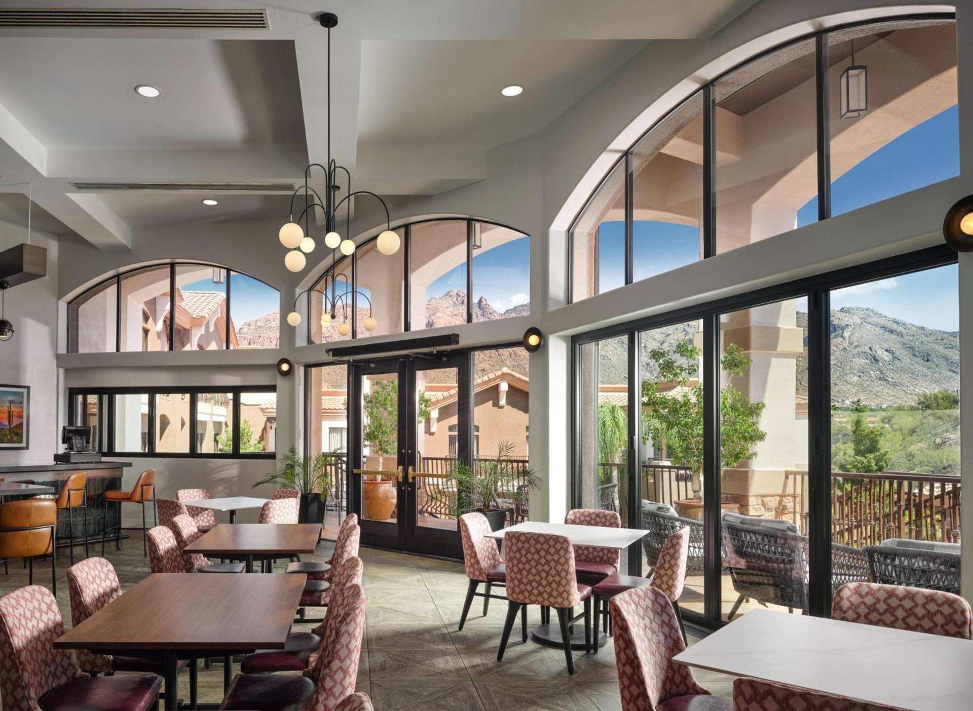 Embassy Suites Tucson - Paloma Village photo 12