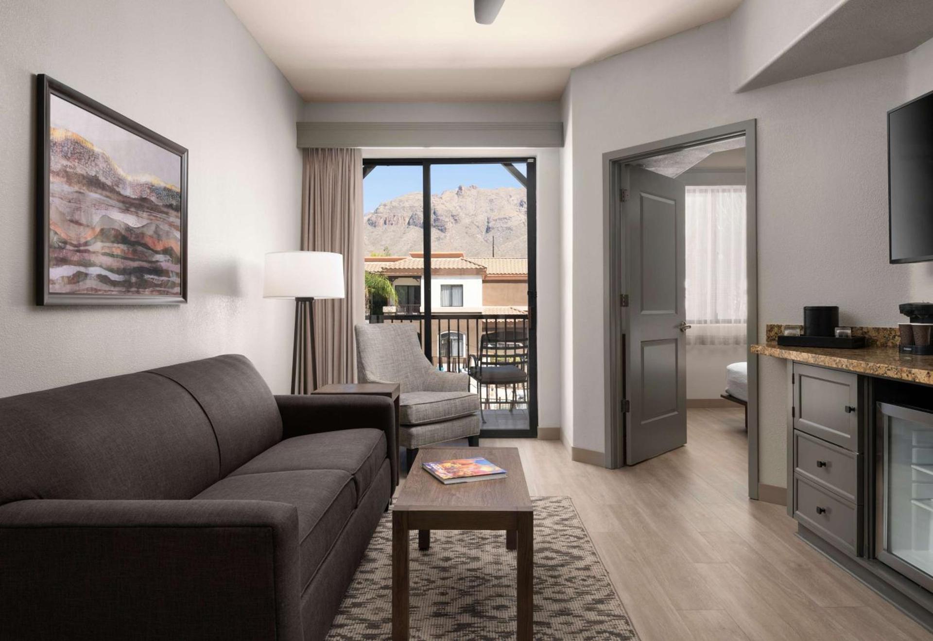 Embassy Suites Tucson - Paloma Village photo 24