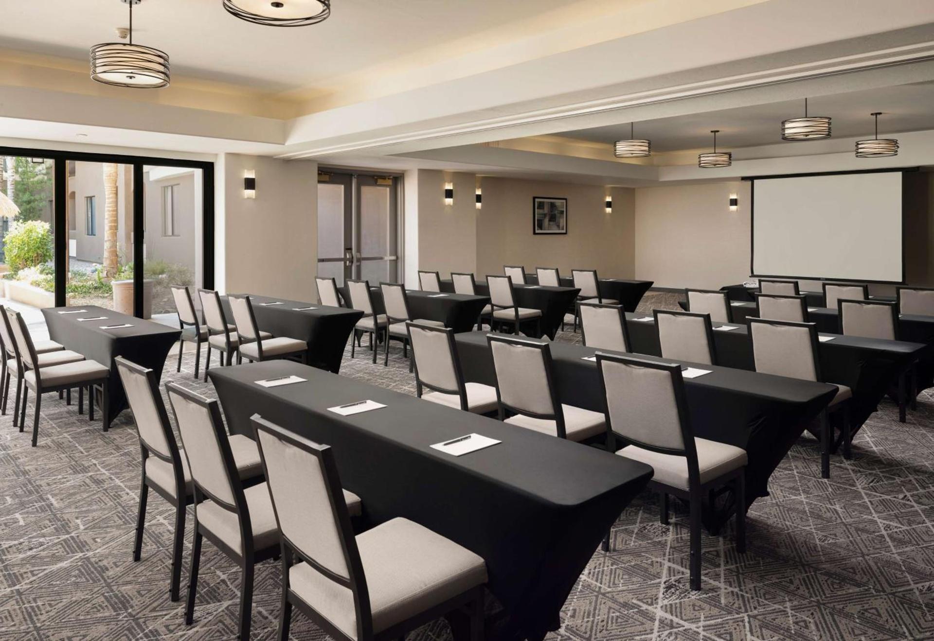 Embassy Suites Tucson - Paloma Village photo 34
