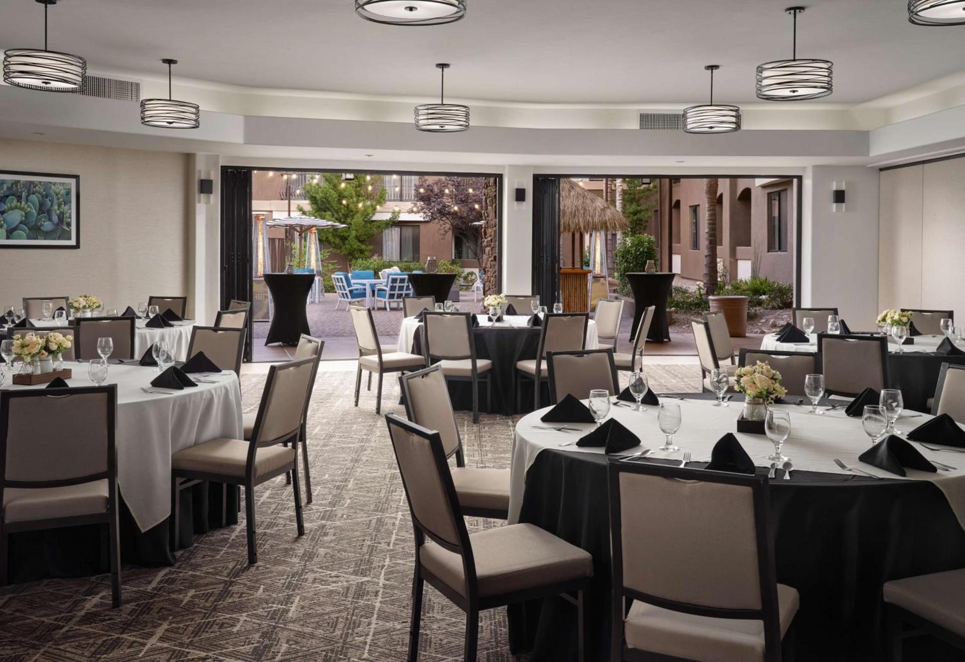 Embassy Suites Tucson - Paloma Village photo 36