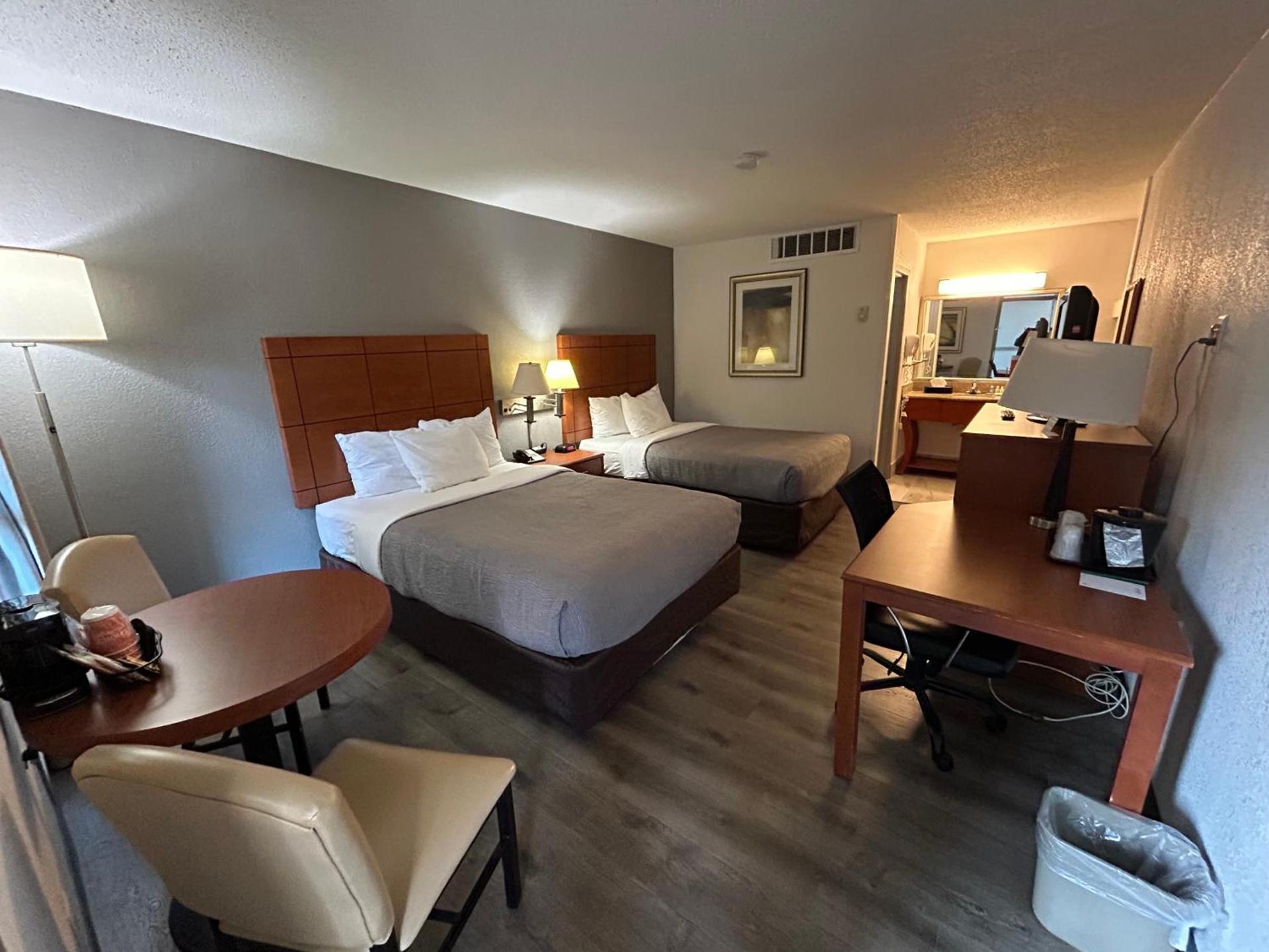 Quality Inn University Lansing photo 28