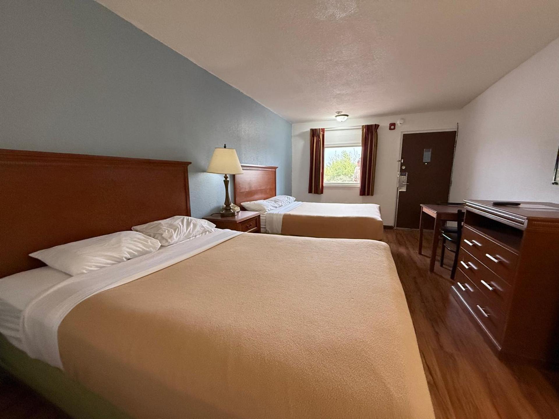 Relax Inn & Suites photo 5