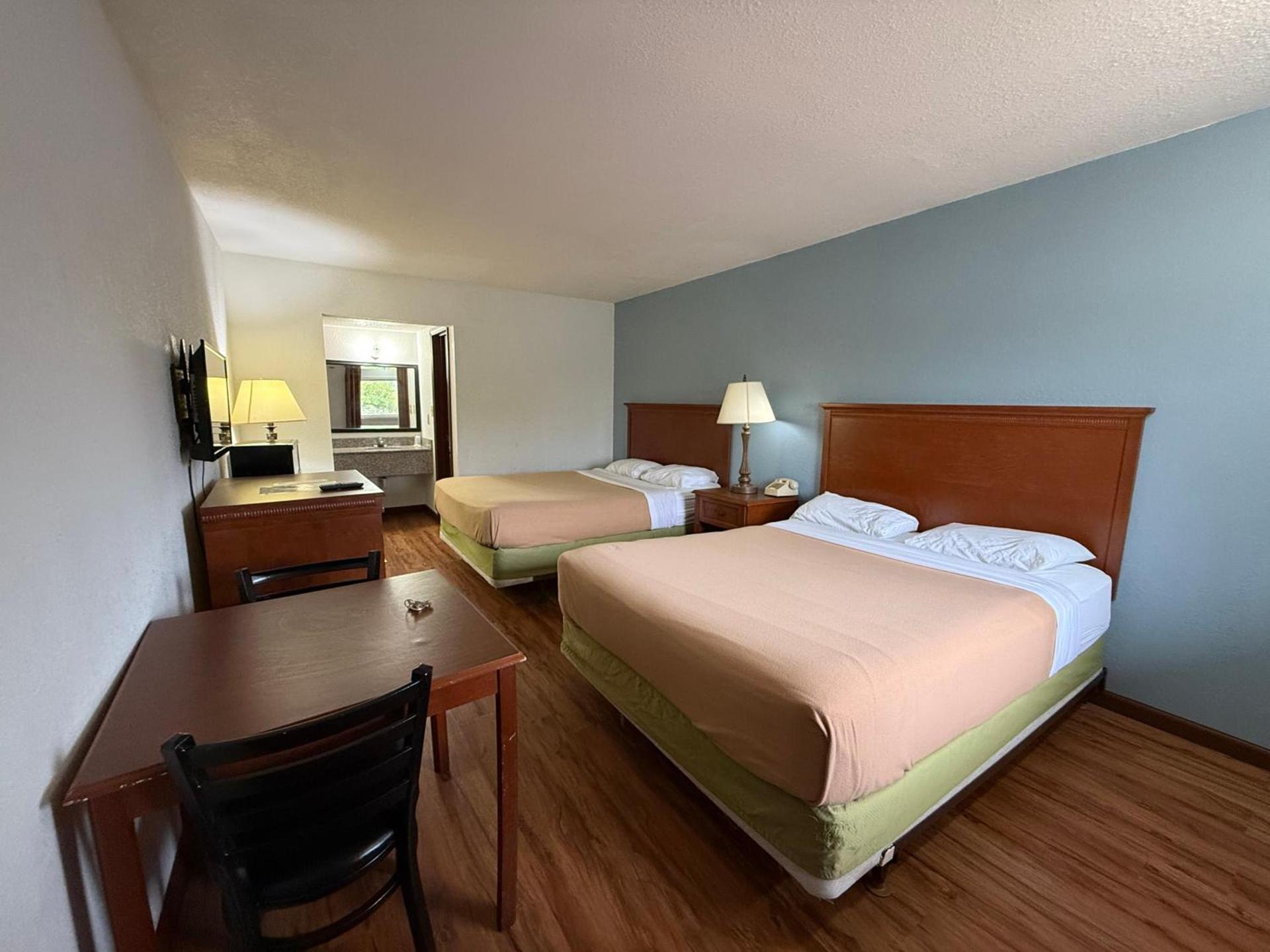 Relax Inn & Suites photo 4