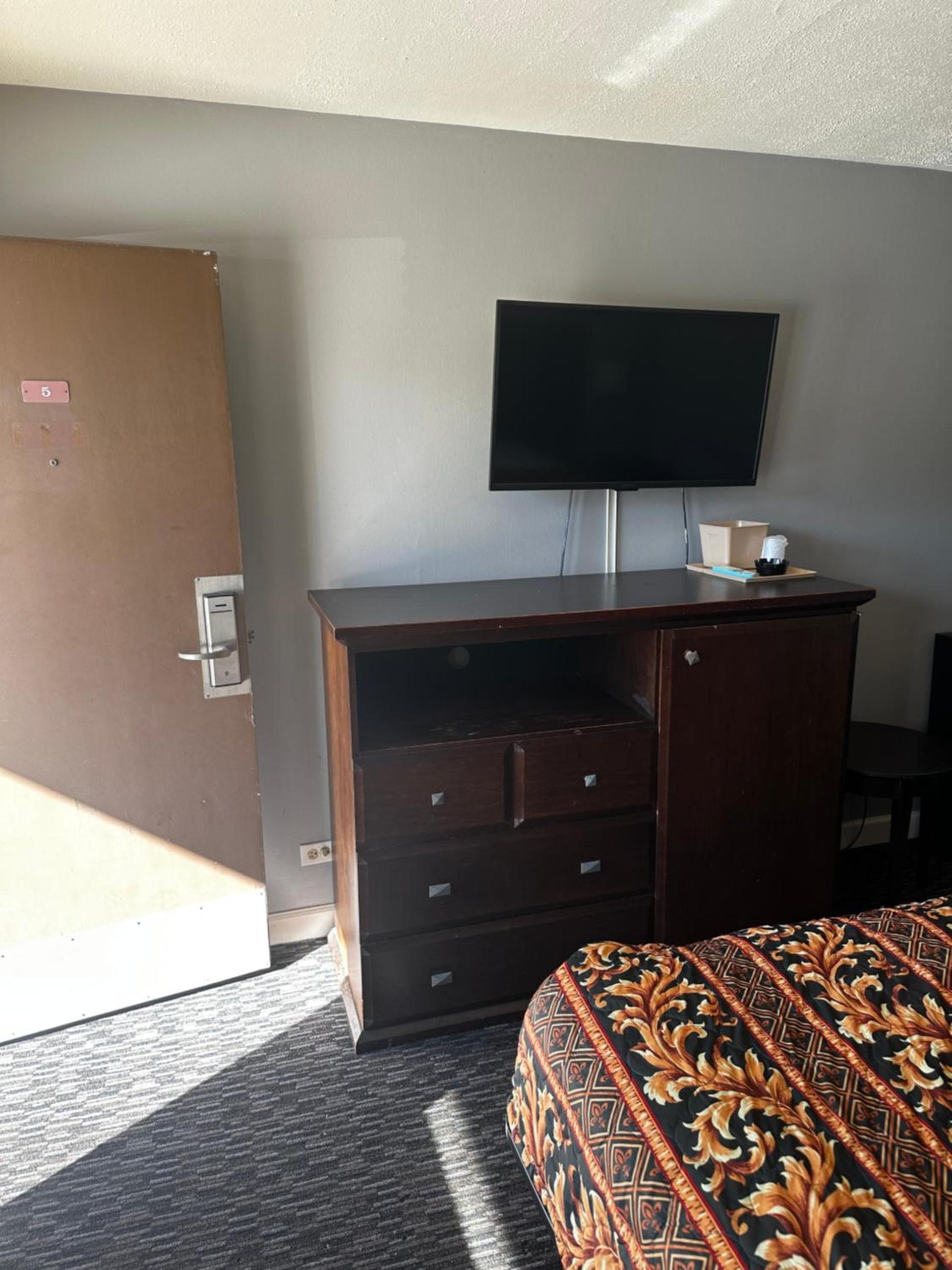 Apache Motel photo 4