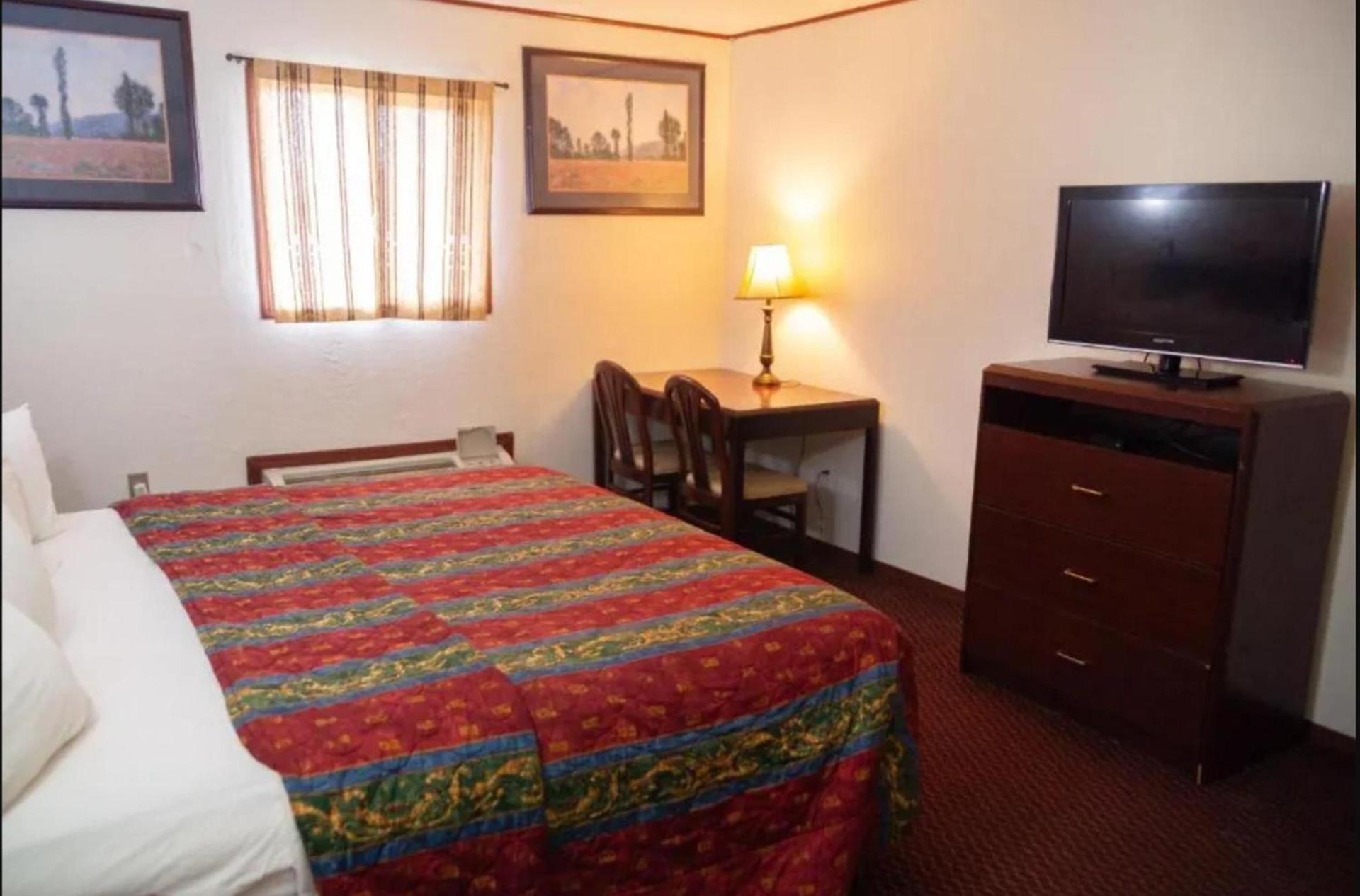 Marshall Lodge By OYO Hwy 65 photo 15
