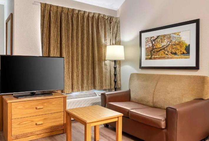 Extended Stay America Suites - Cincinnati - Blue Ash - Reed Hartman photo 70