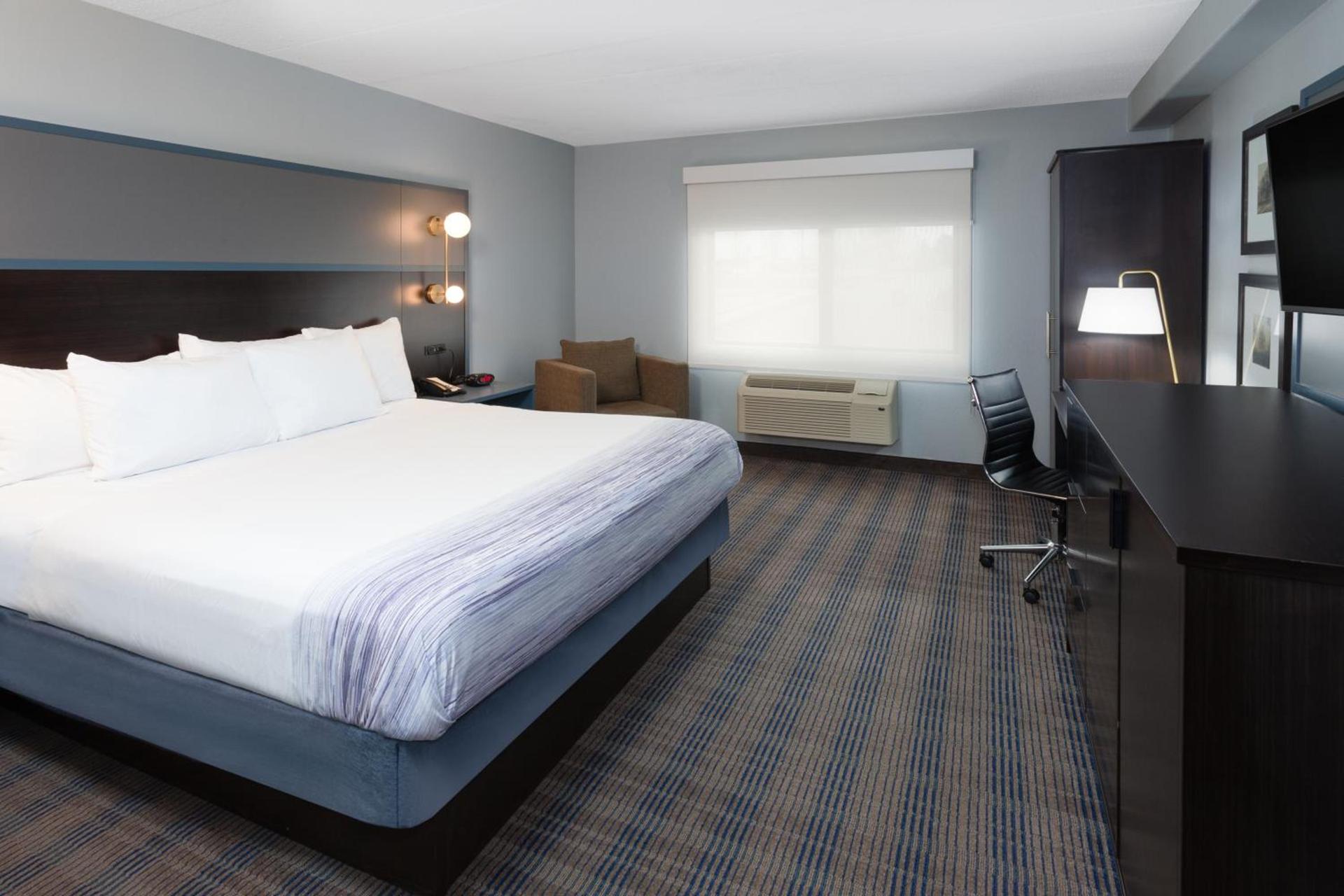 AmericInn by Wyndham Peoria photo 37