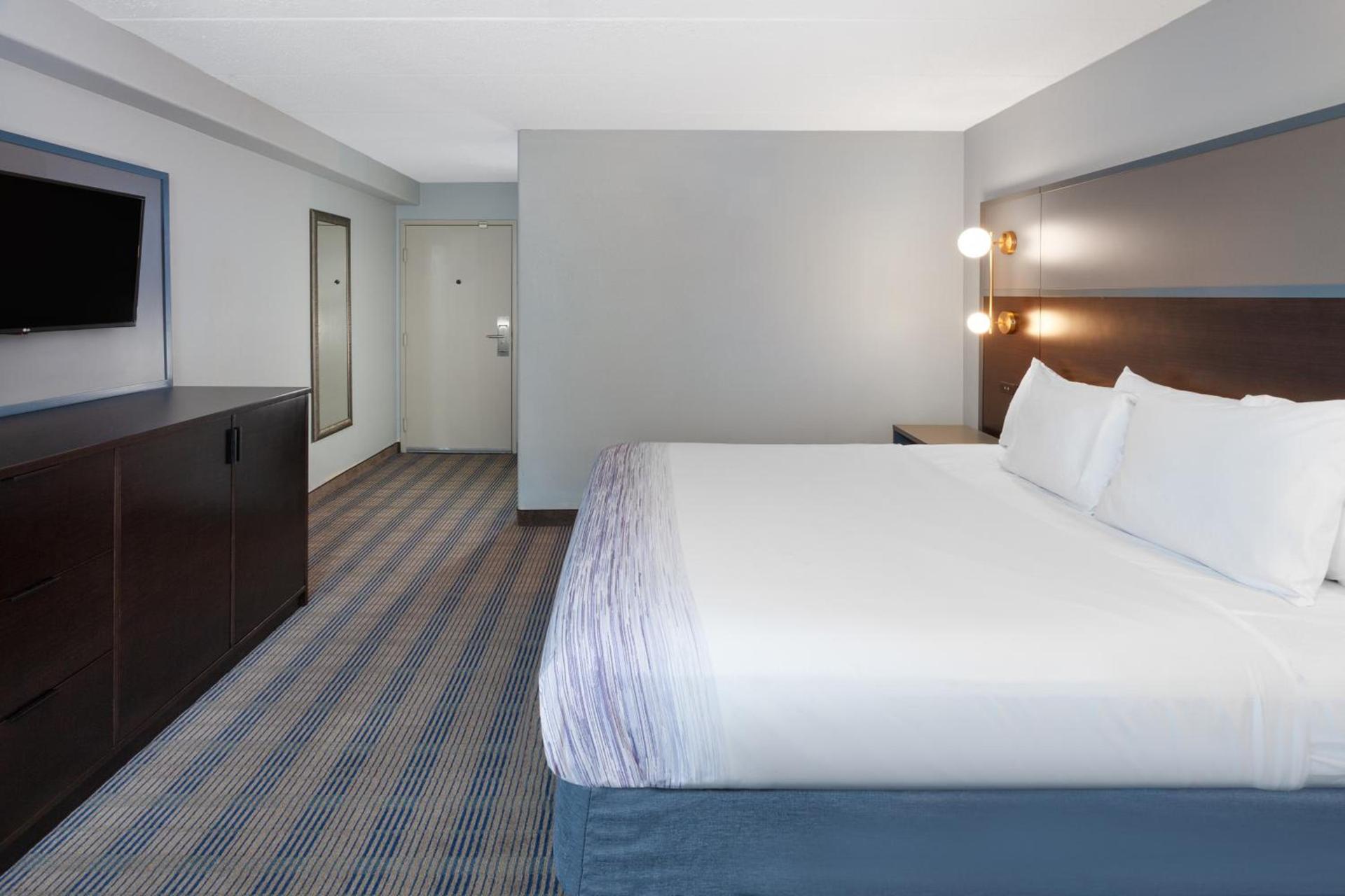 AmericInn by Wyndham Peoria photo 39