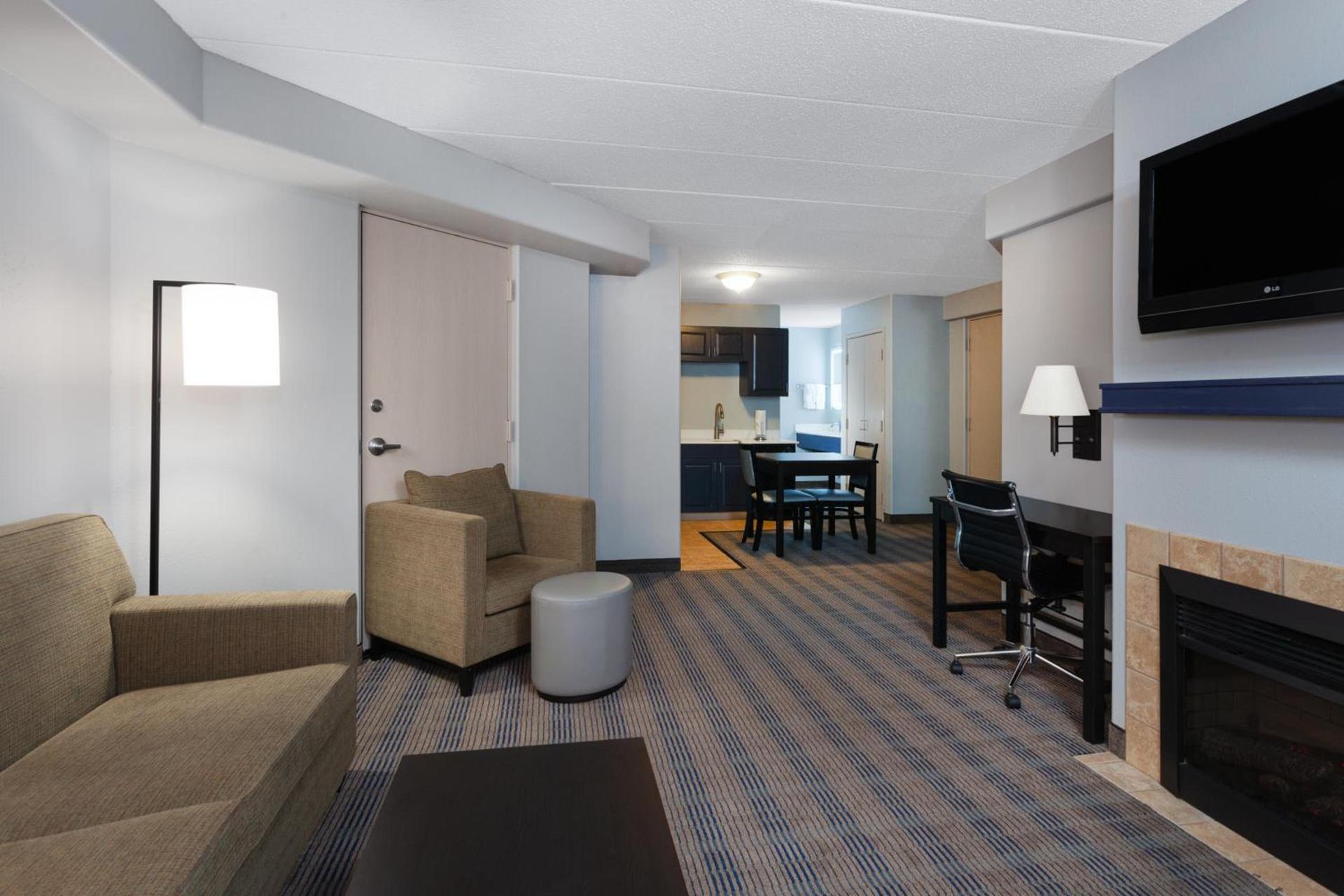 AmericInn by Wyndham Peoria photo 43