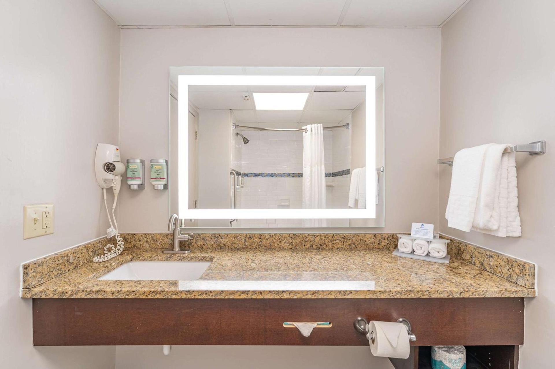 Best Western Kernersville photo 38