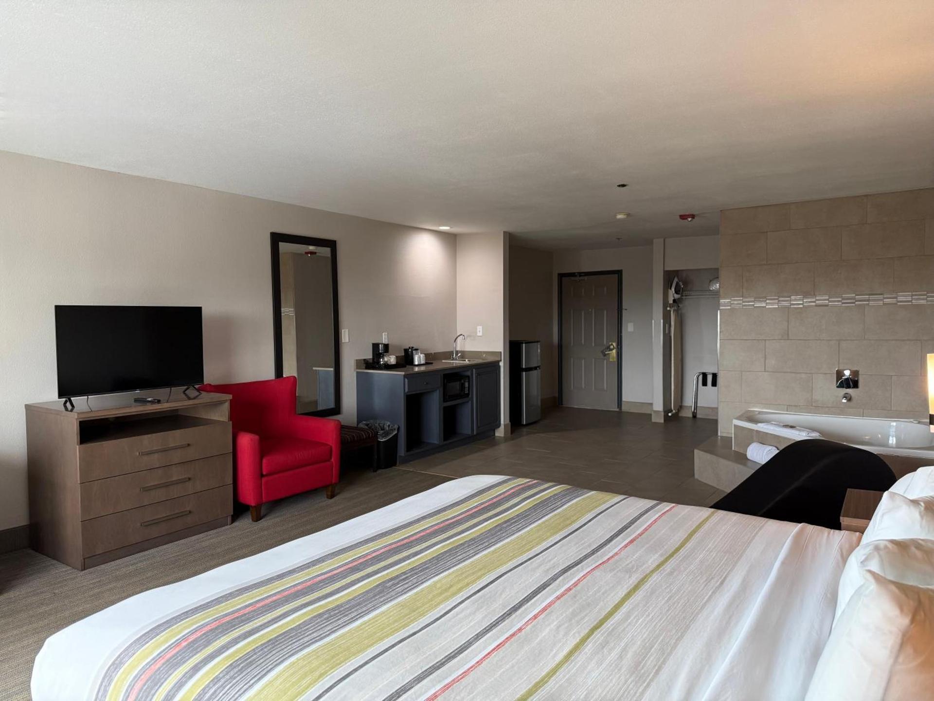 Country Inn & Suites by Radisson, Harlingen, TX photo 67