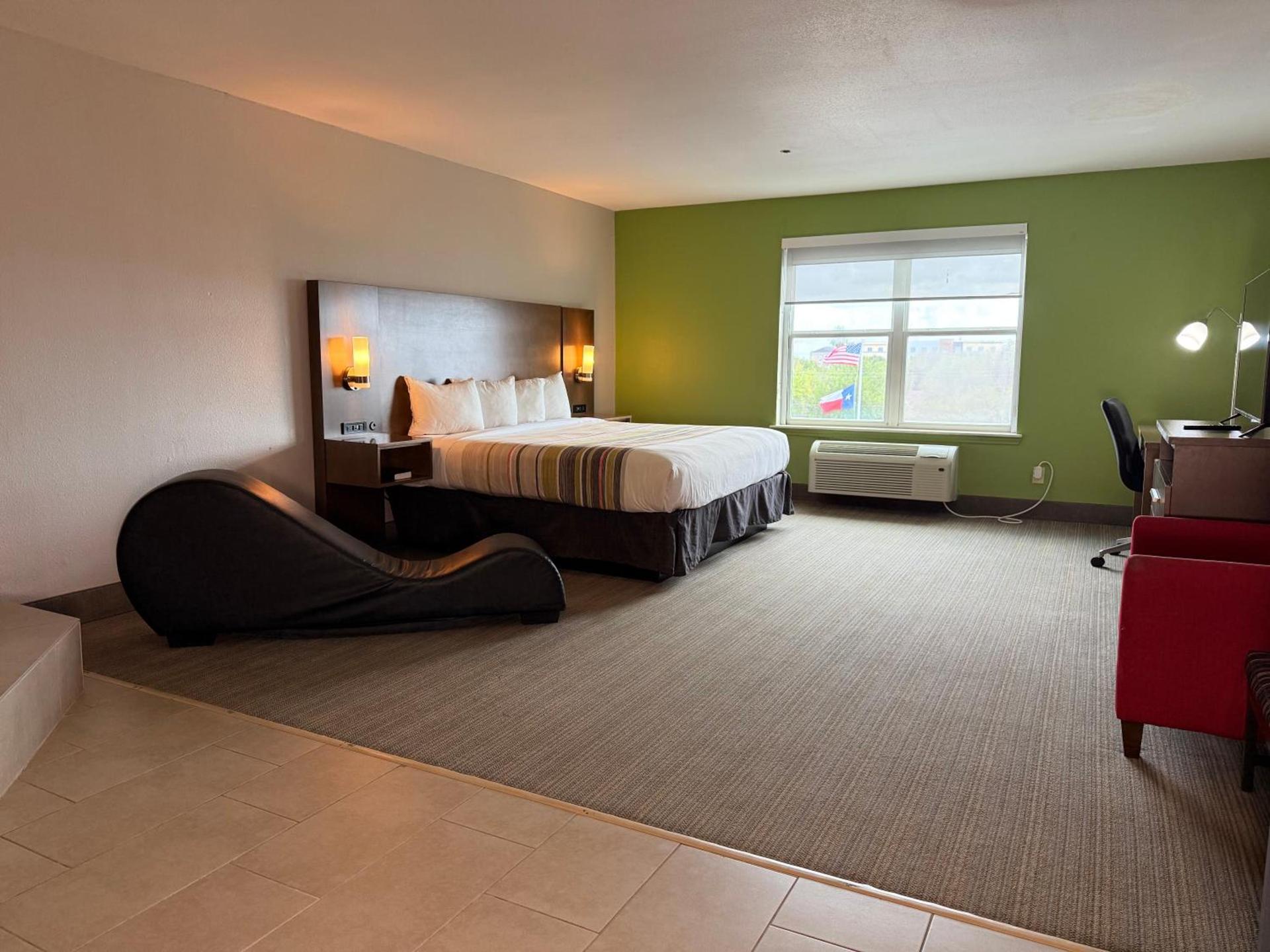 Country Inn & Suites by Radisson, Harlingen, TX photo 77