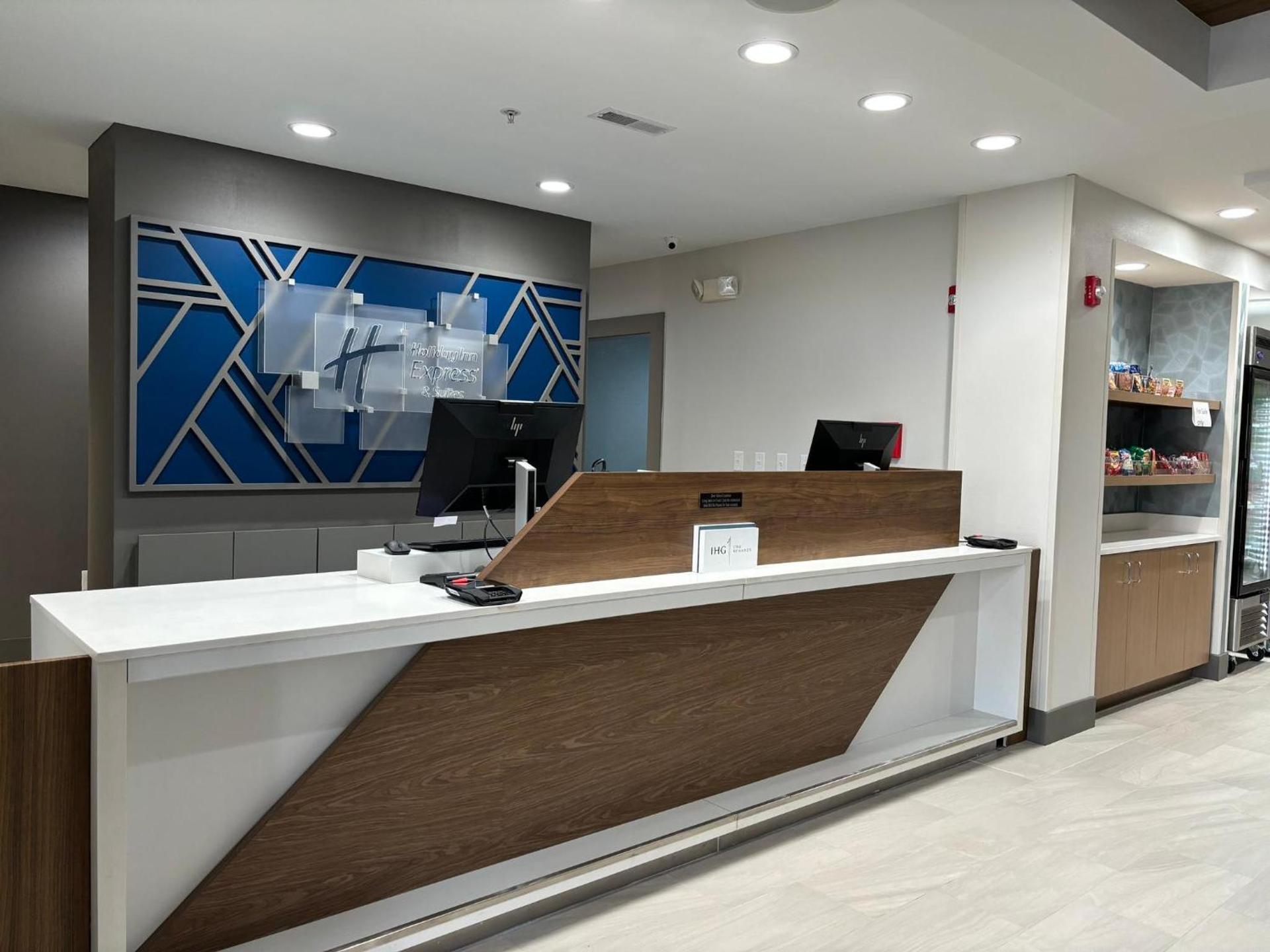 Holiday Inn Express Hotel and Suites Saint Robert by IHG photo 34