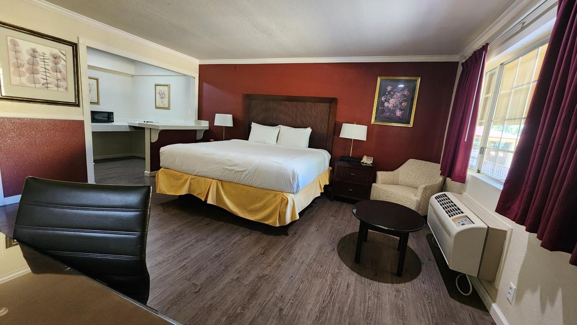 Mission Inn and Suites photo 38