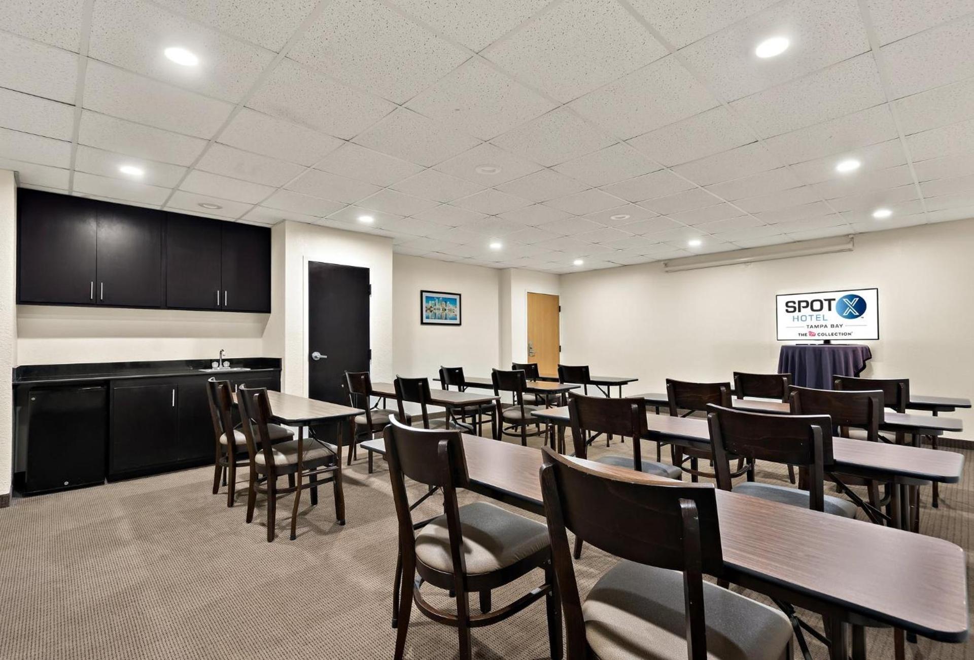 SPOT X Hotel Tampa - Wesley Chapel by The Red Collection photo 52