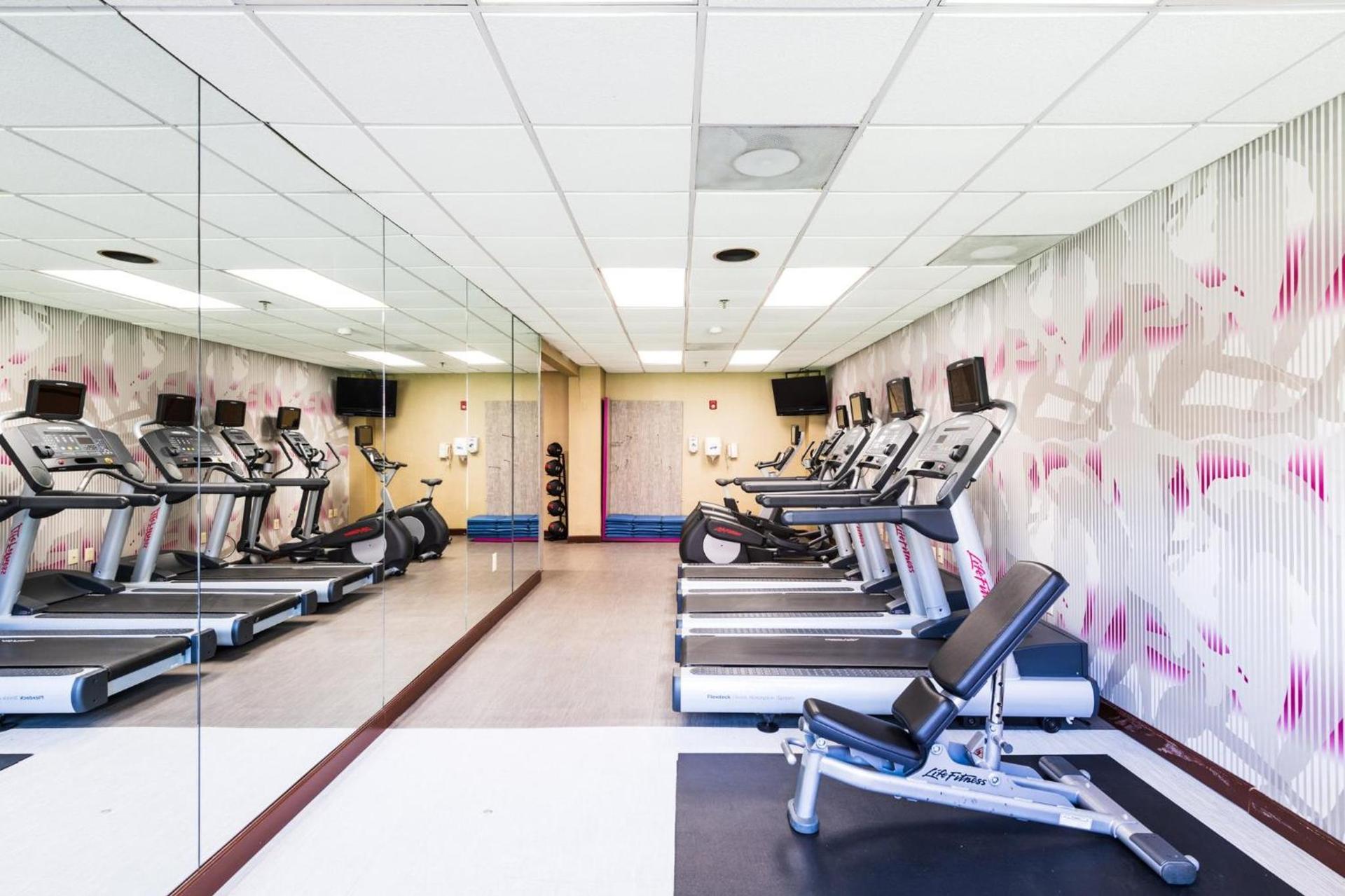 Crowne Plaza Edison by IHG photo 19