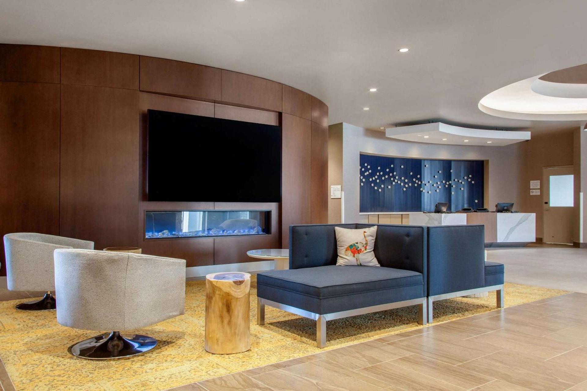 Cambria Hotel Phoenix Chandler - Fashion Center photo 3