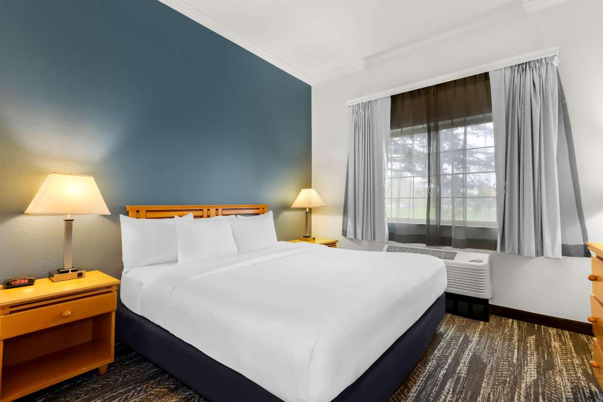 Clarion Suites Anchorage Downtown photo 4
