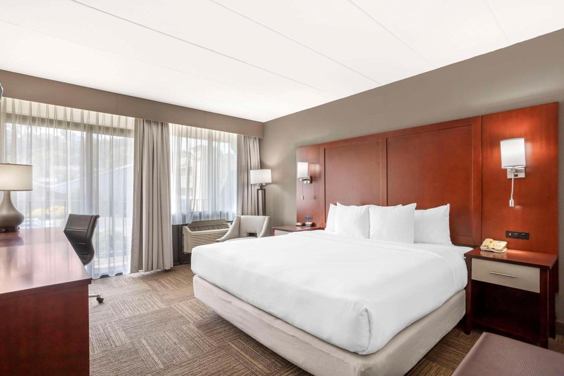 Comfort Inn Edgewater on Hudson River photo 8